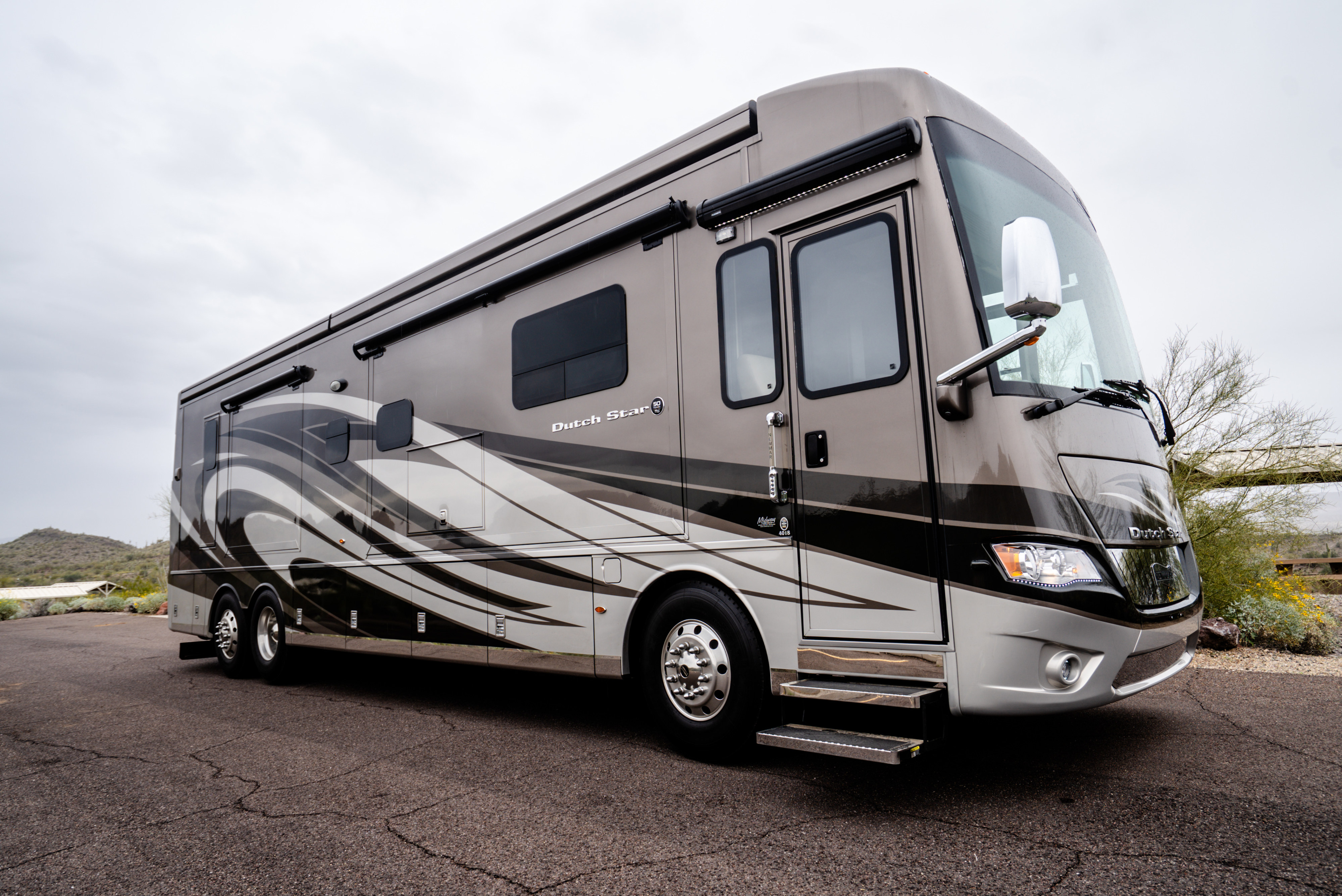 A-4 Your AZ Luxury Escape–Diesel Pusher Dutch Star "The Newmar"