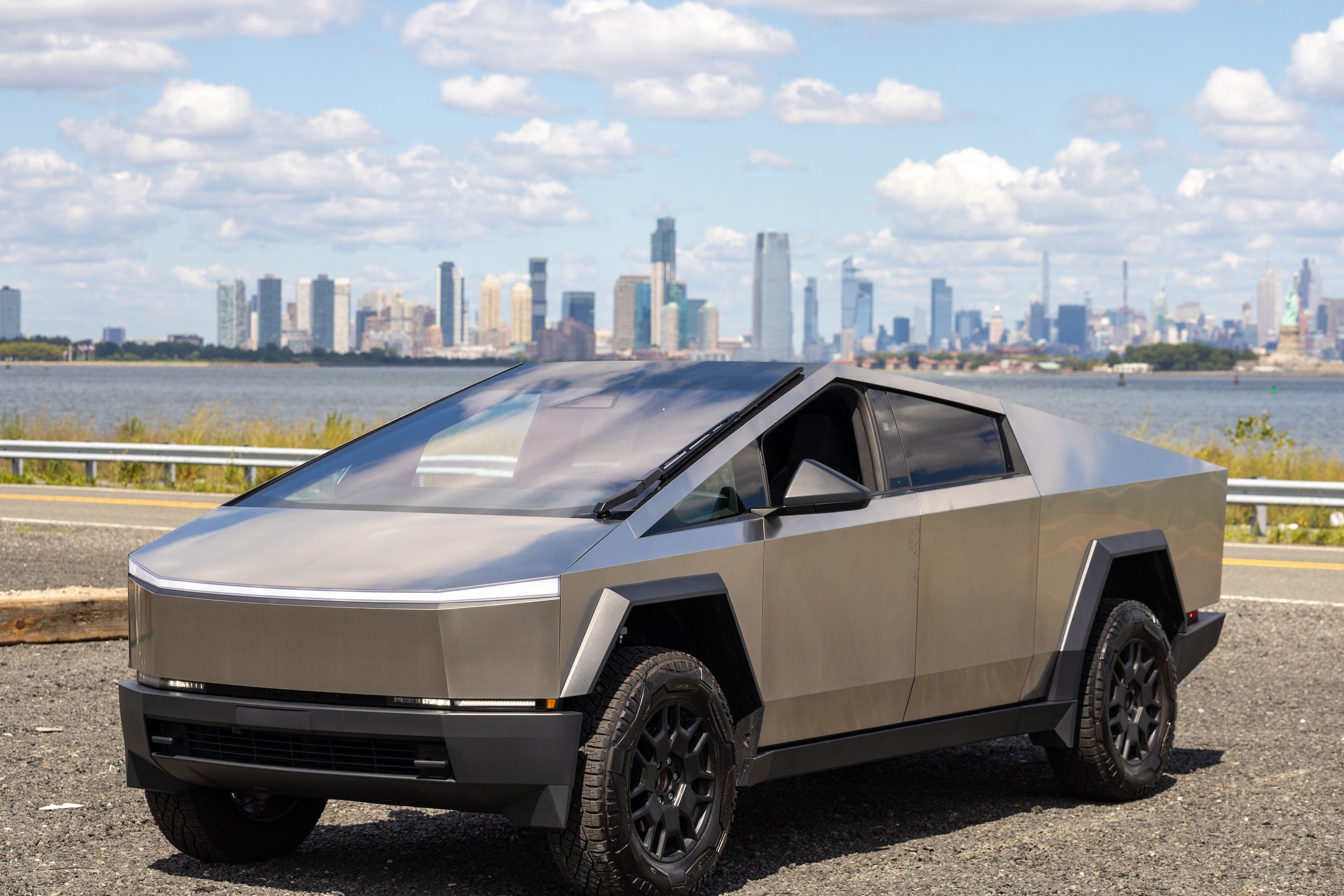 2025 Tesla Cybertruck