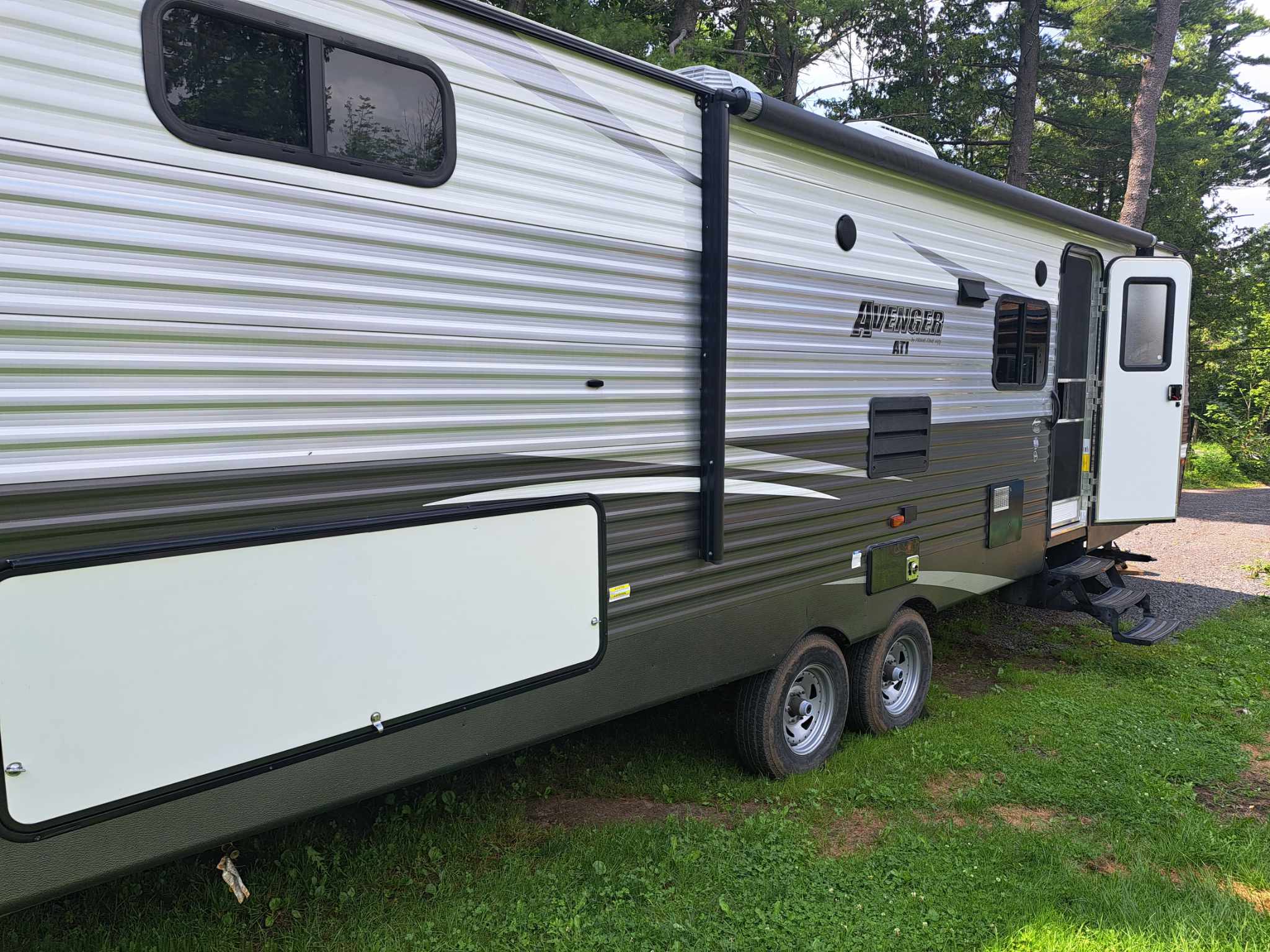 RIVERSIDE 24' AVENGER