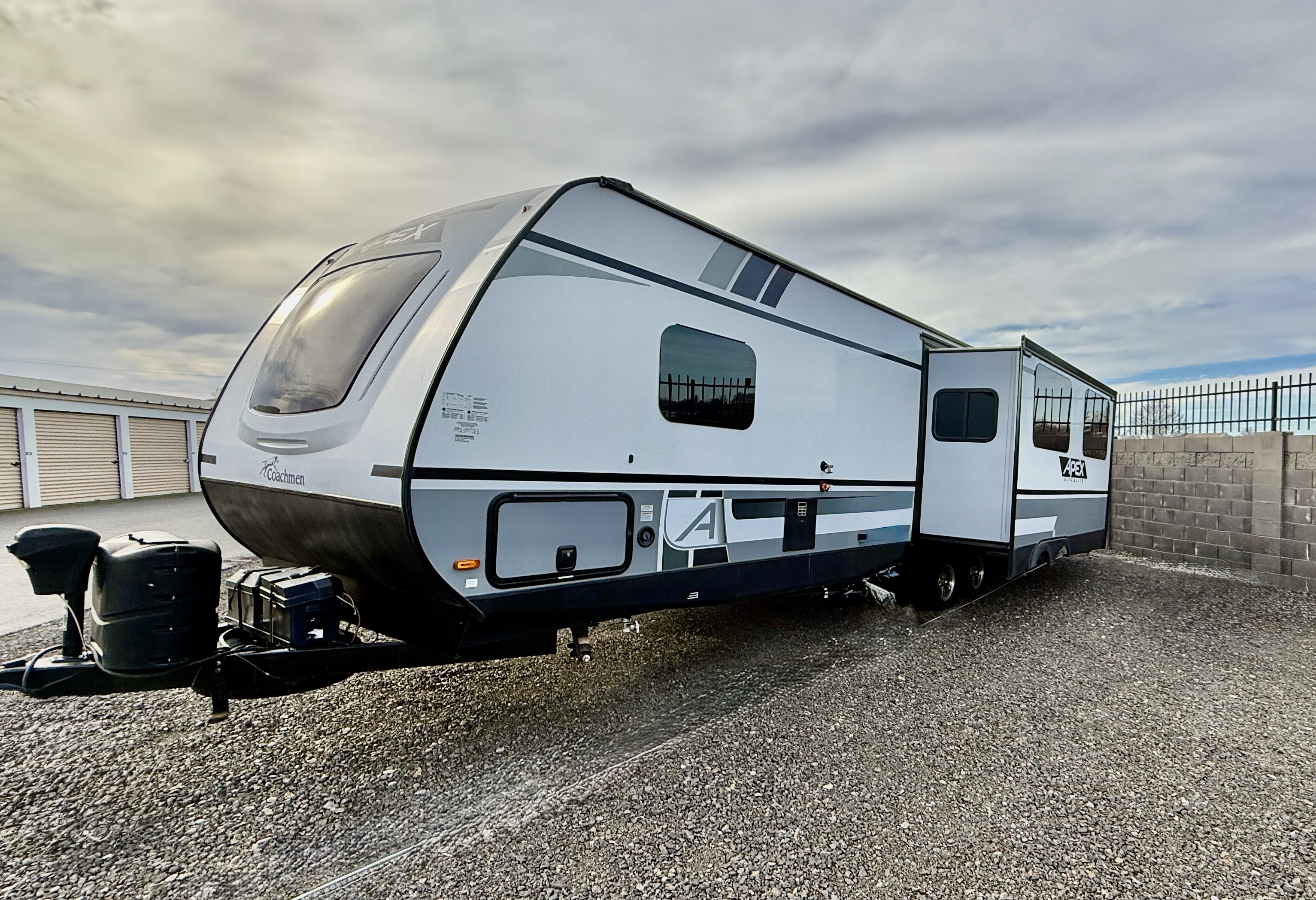 The Ultimate Tailgater Get Away 29ft