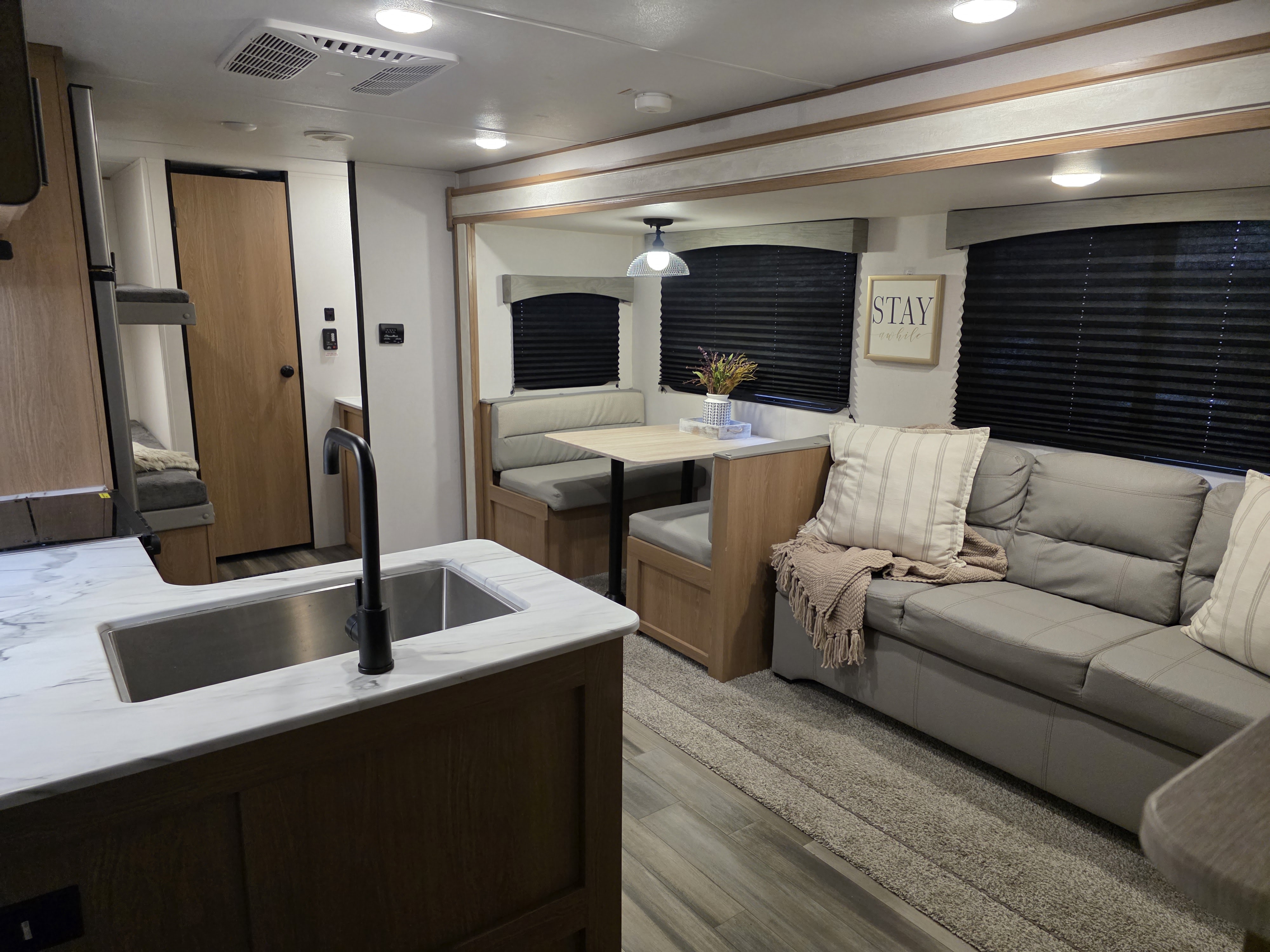 2022 Bunkhouse Modern, Spacious and Comfortable!