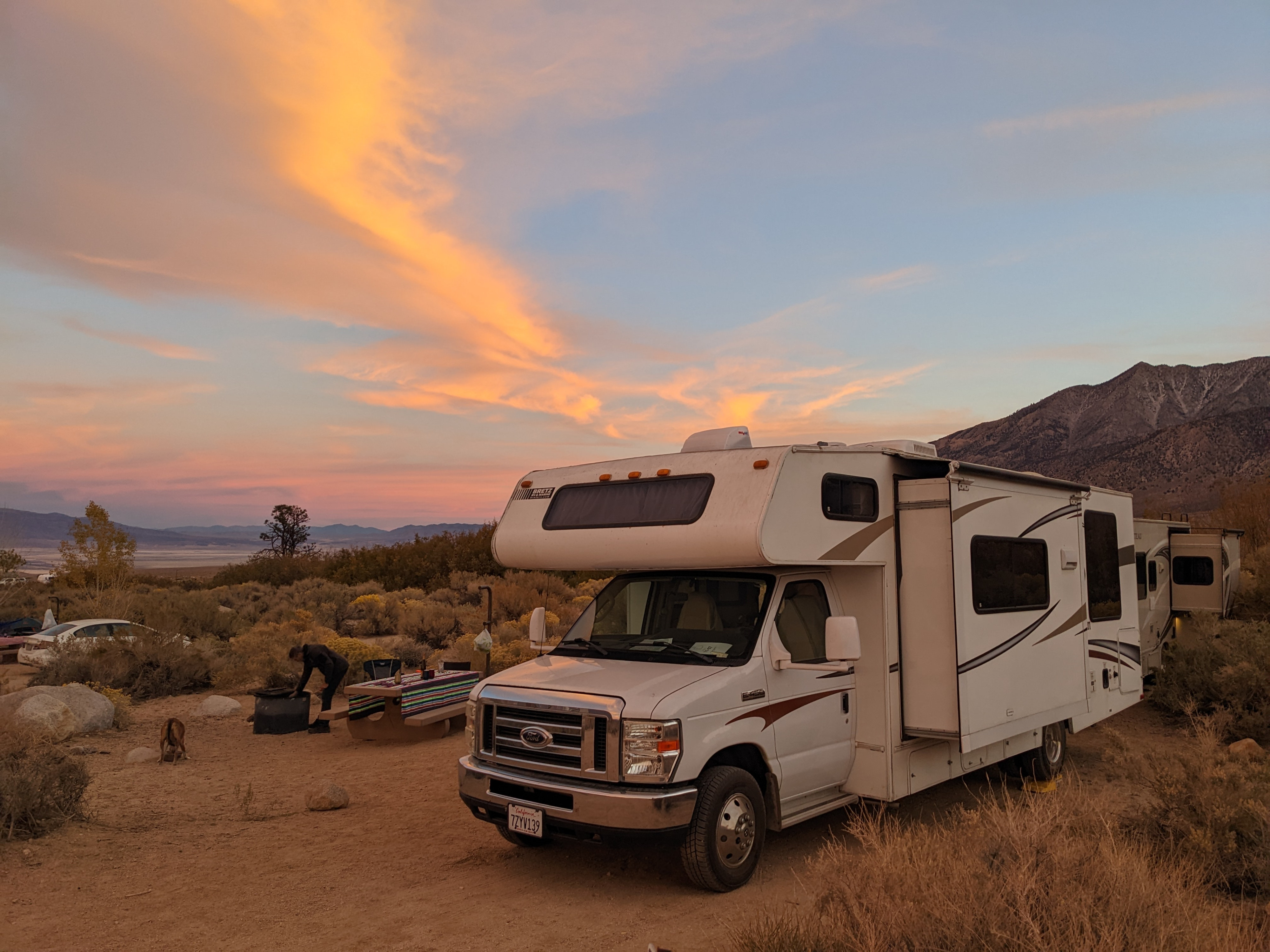 28 foot Coachmen Freelander- perfect for families, couples or friends!