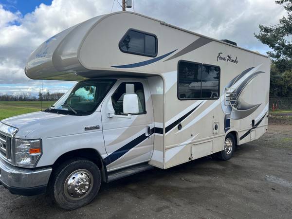 Beautiful RV! Great for families