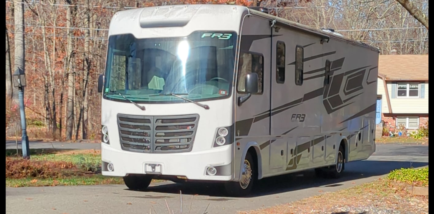 Luxury FR3  Like New 2023 seats 8 sleeps 10 Includes Tons of Add-Ons