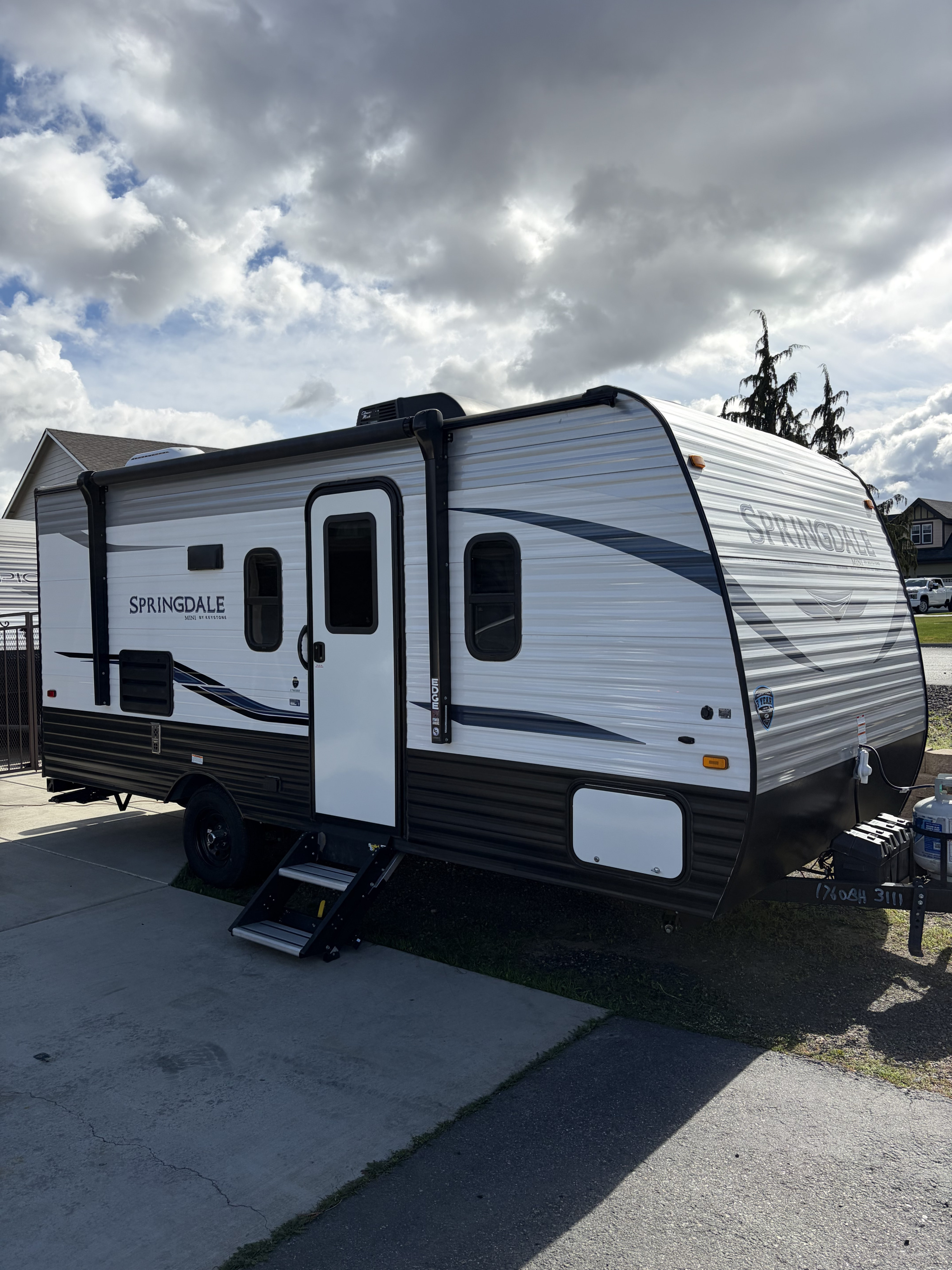 Springdale Bunkhouse w/ Slide Out-Easy Tow Camper Sleeps 5
