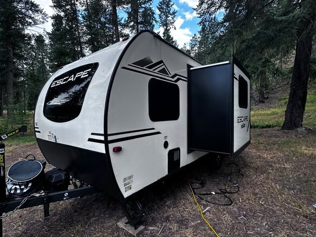 22' Bunkhouse Trailer - Sleeps 6 - Escape 191BHK