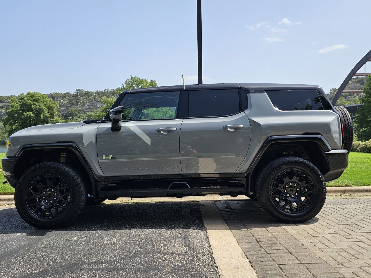 2024 GMC Hummer EV SUV