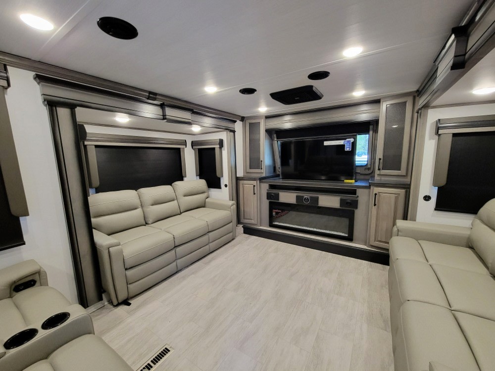 Montana Legacy | Large. Luxurious & Modern RV with 5 slide outs
