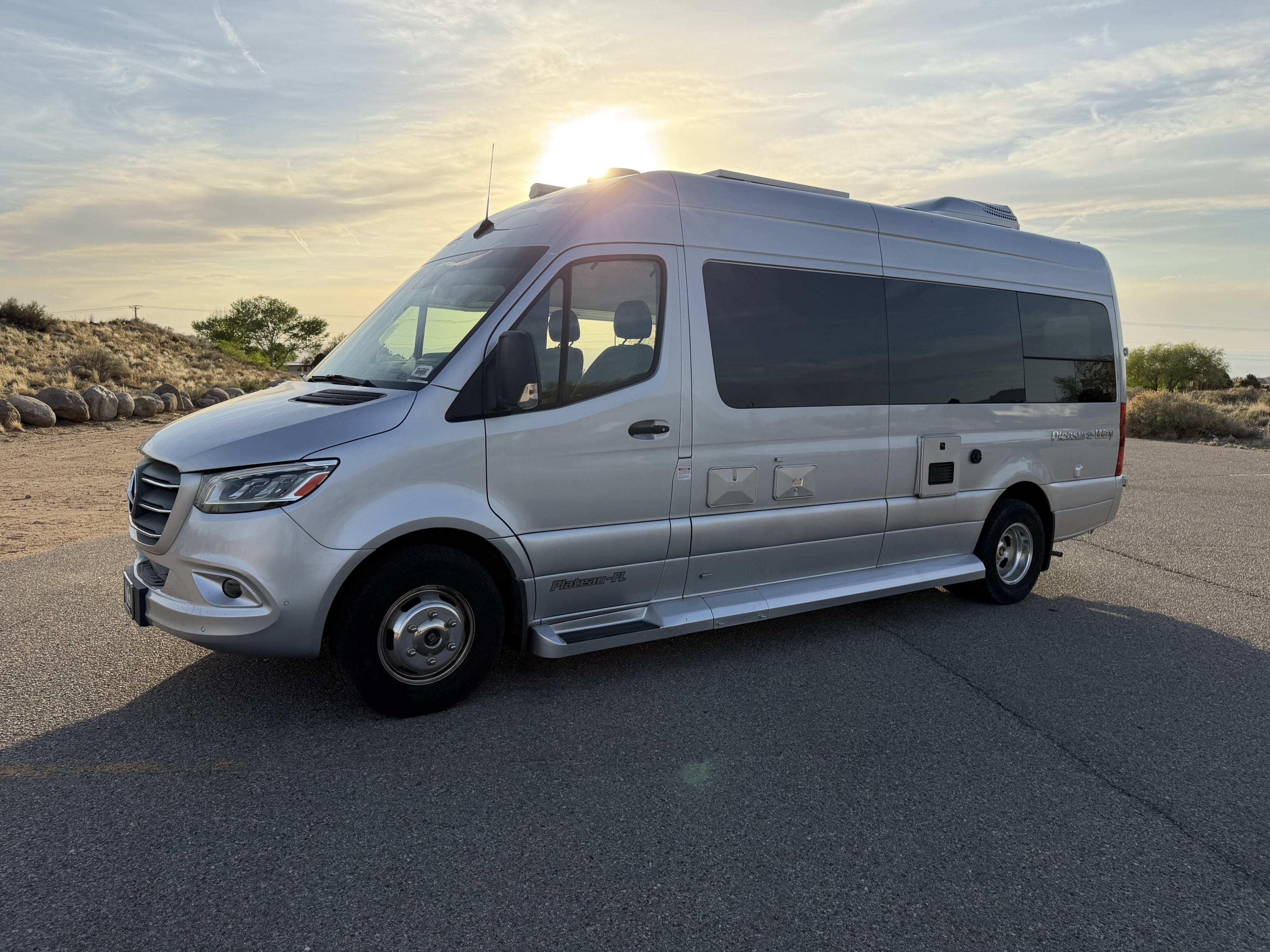 Luxury Mercedes Sprinter Camper Van 2022 Pleasure-Way Plateau FL