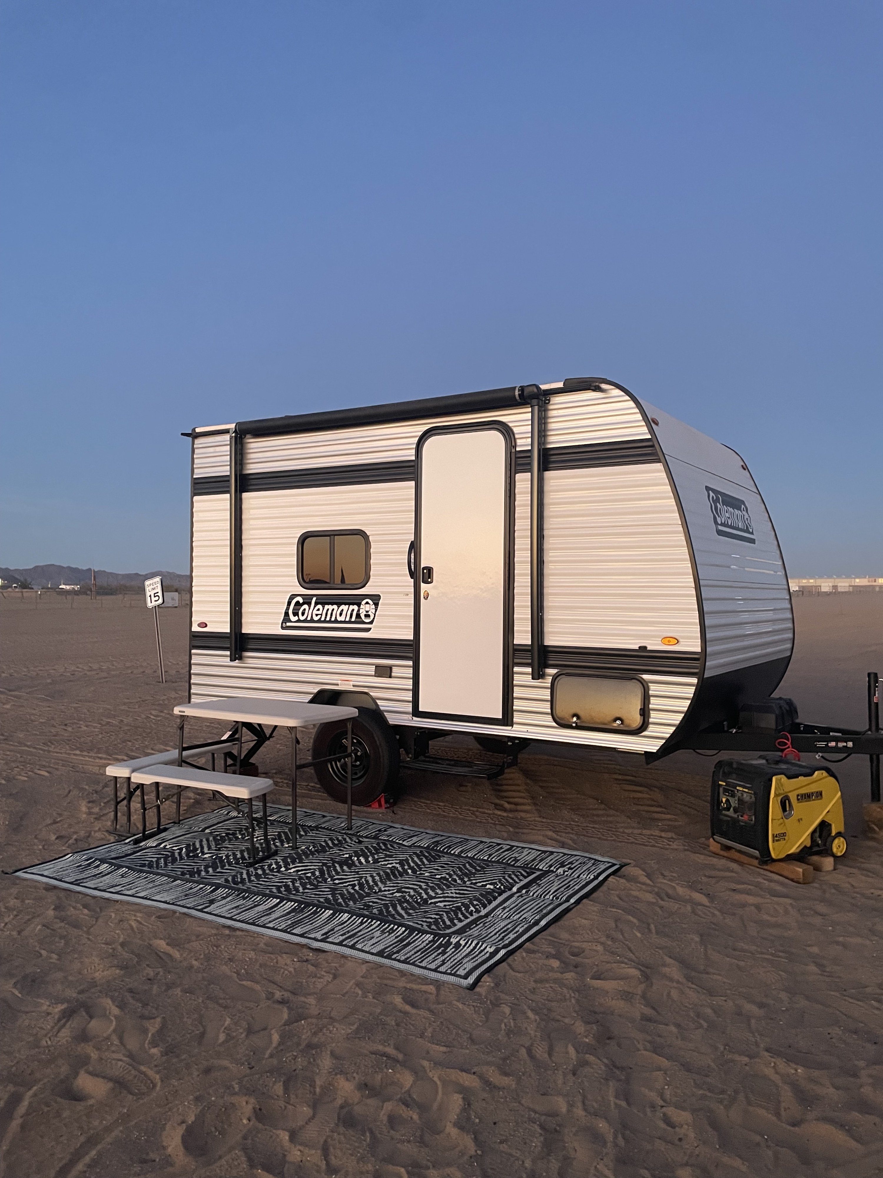 Cozy Compact Camper – Adventure Ready!