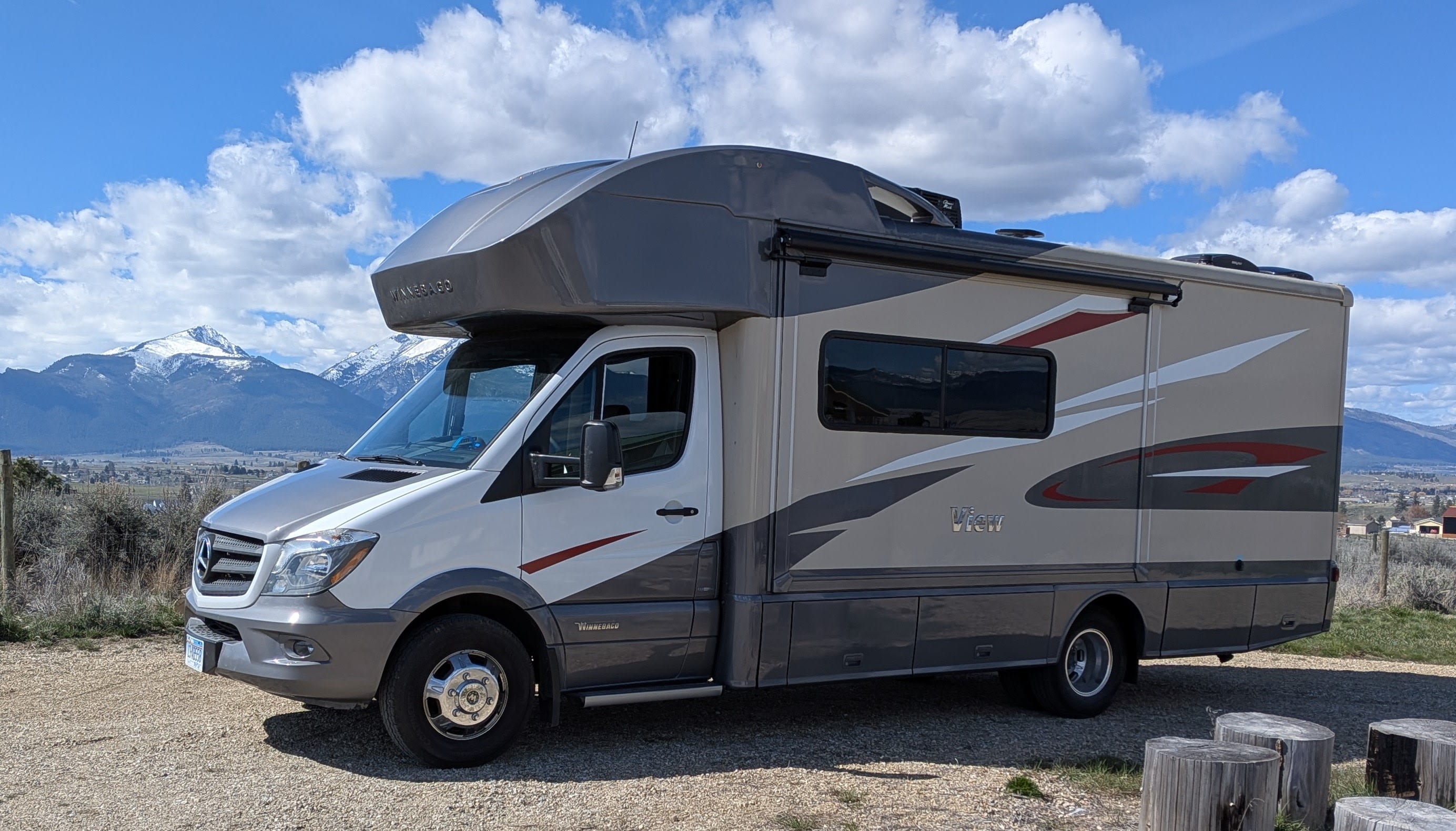 Safe & easy to Drive RV, low mileage, dog friendly