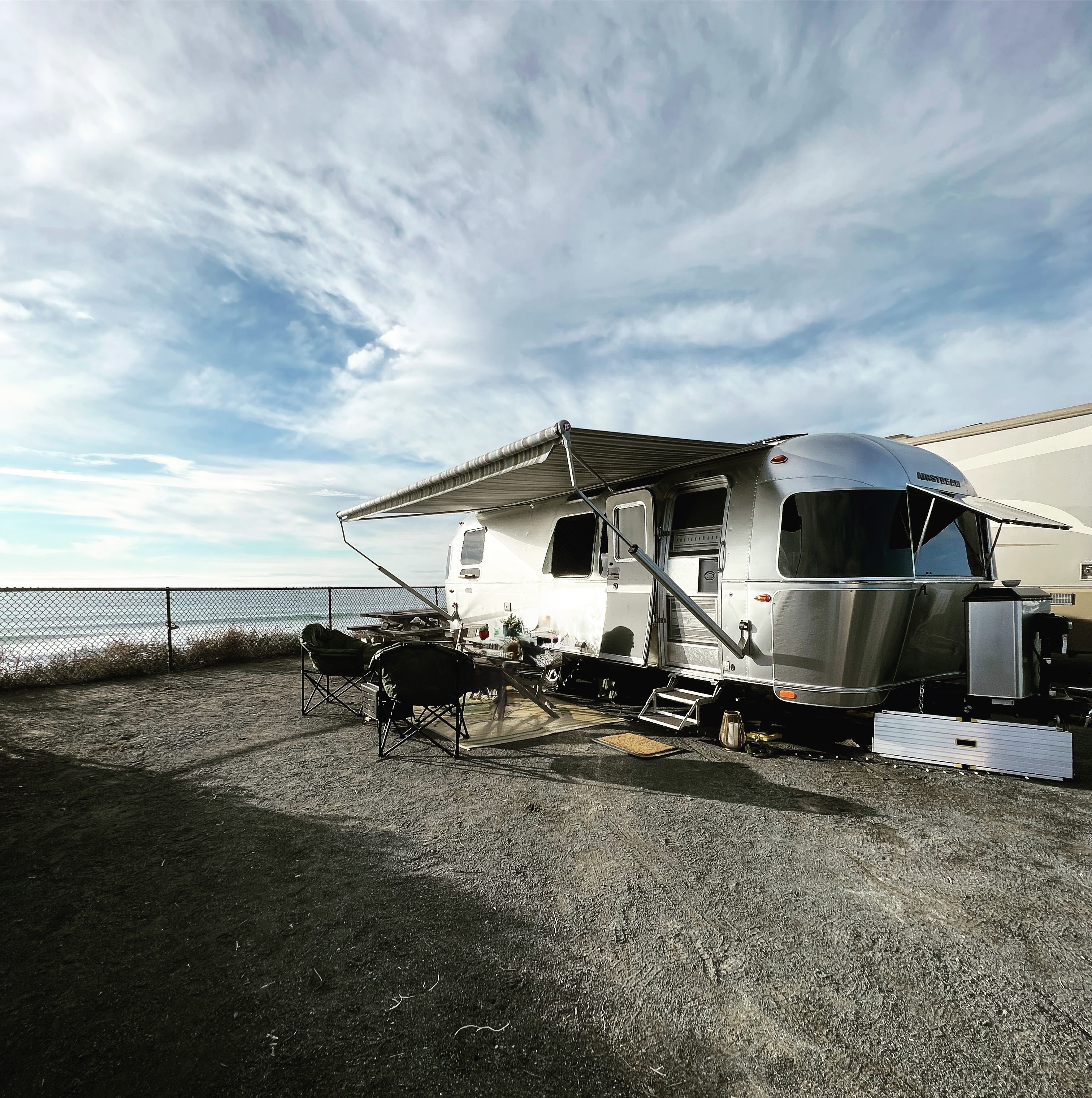 StreamDream - Camp in Luxury