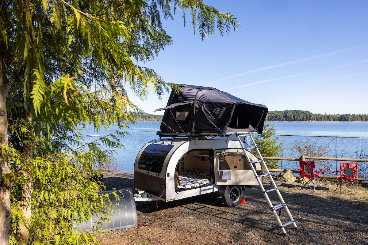 Droplet Teardrop Trailer [sleeps 2 -4] – with rooftop tent
