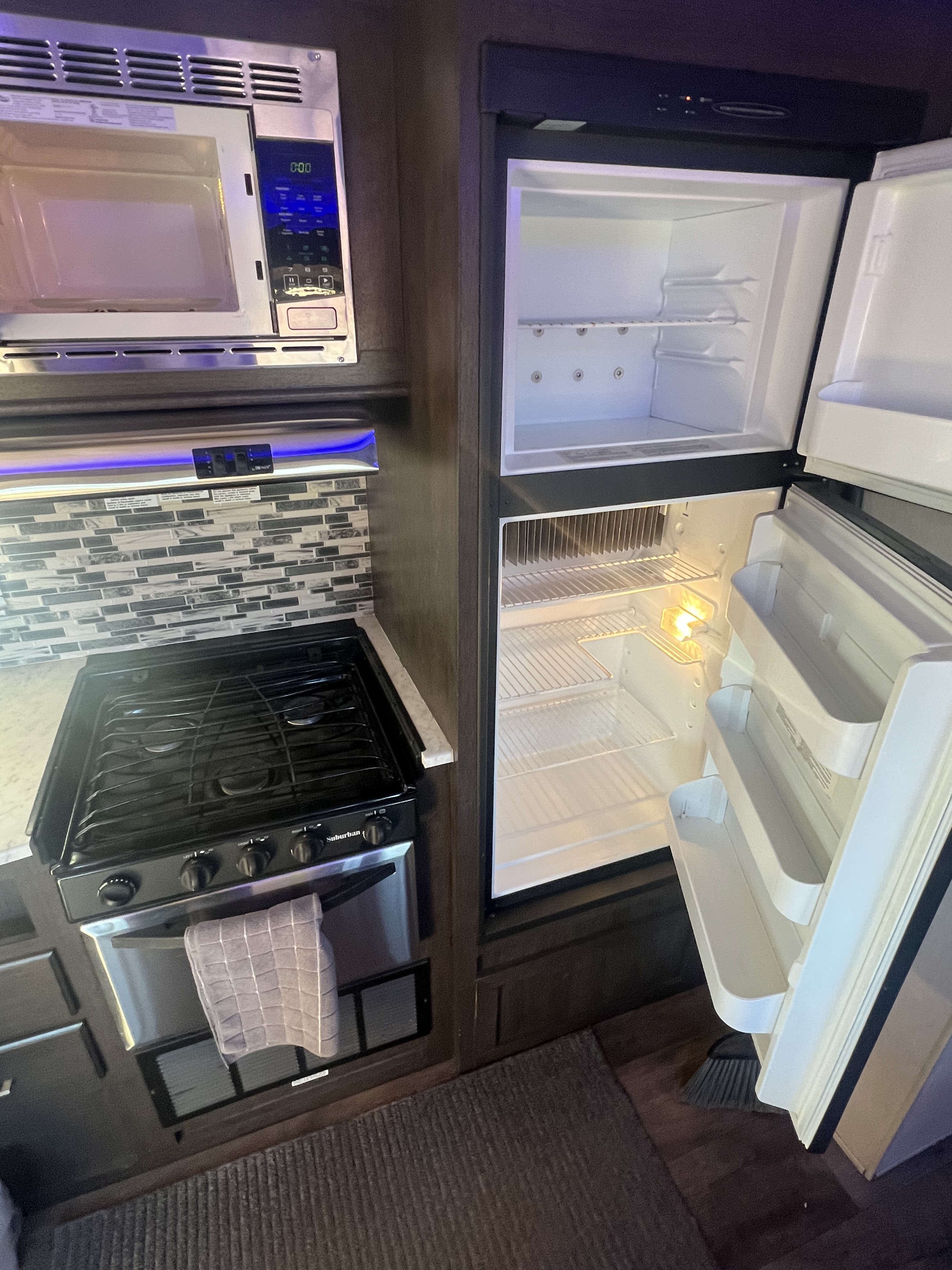Travel trailer RV Rental 