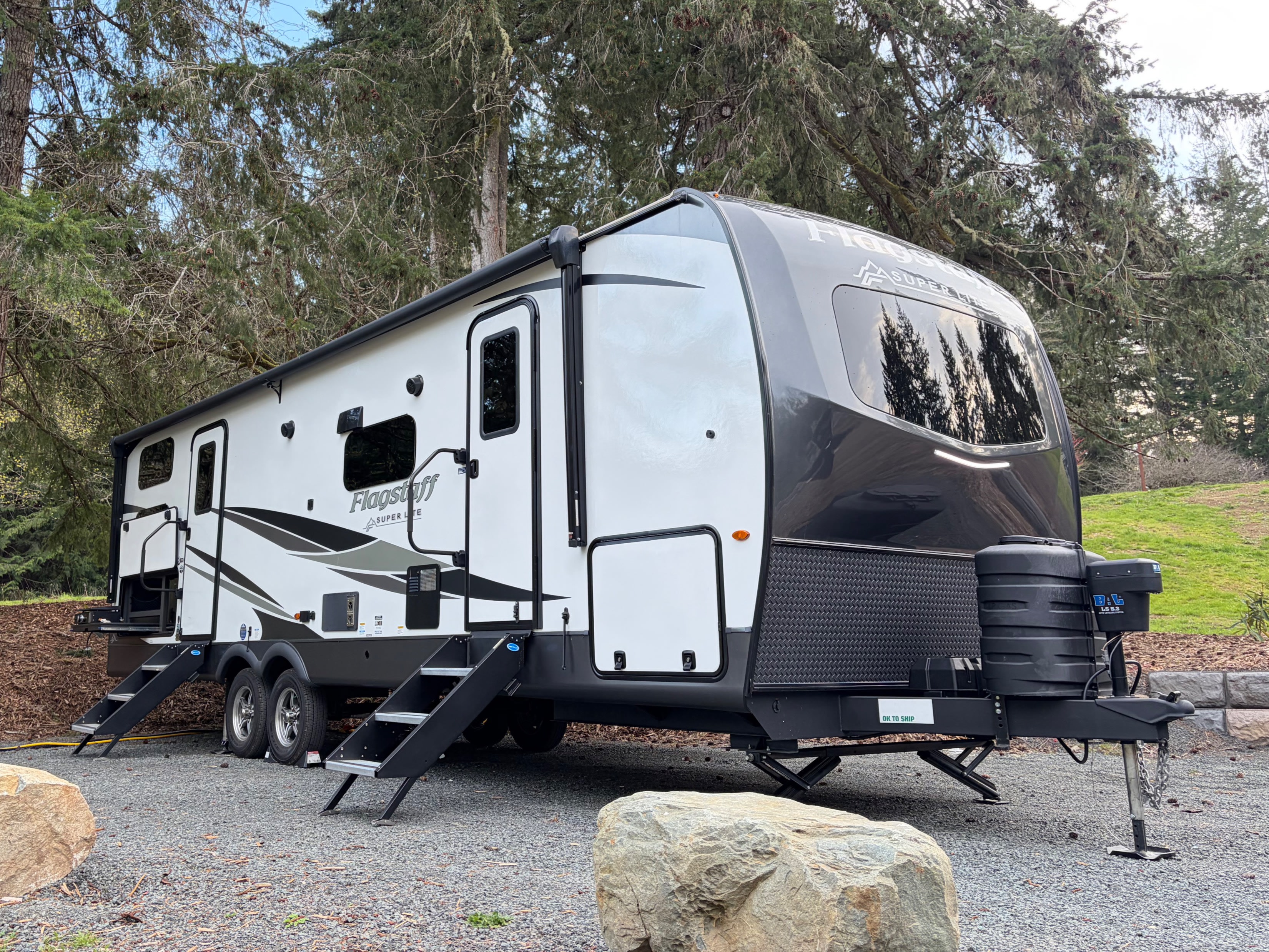 Family Adventure Ready! Flagstaff Bunkhouse w/ Solar + Outdoor Kitchen