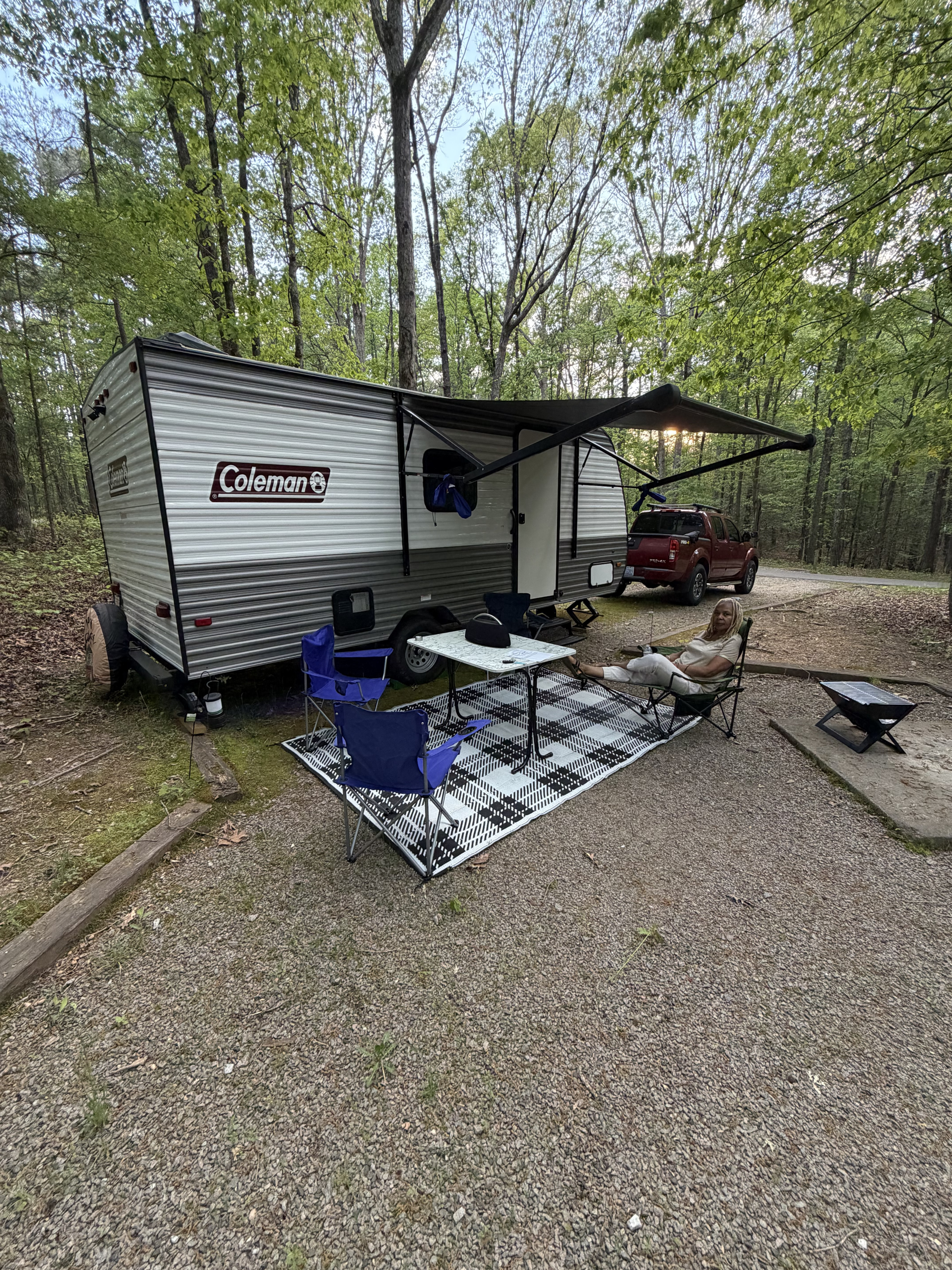 Portable Airbnb\2024 Coleman Lantern 17B RV Camper