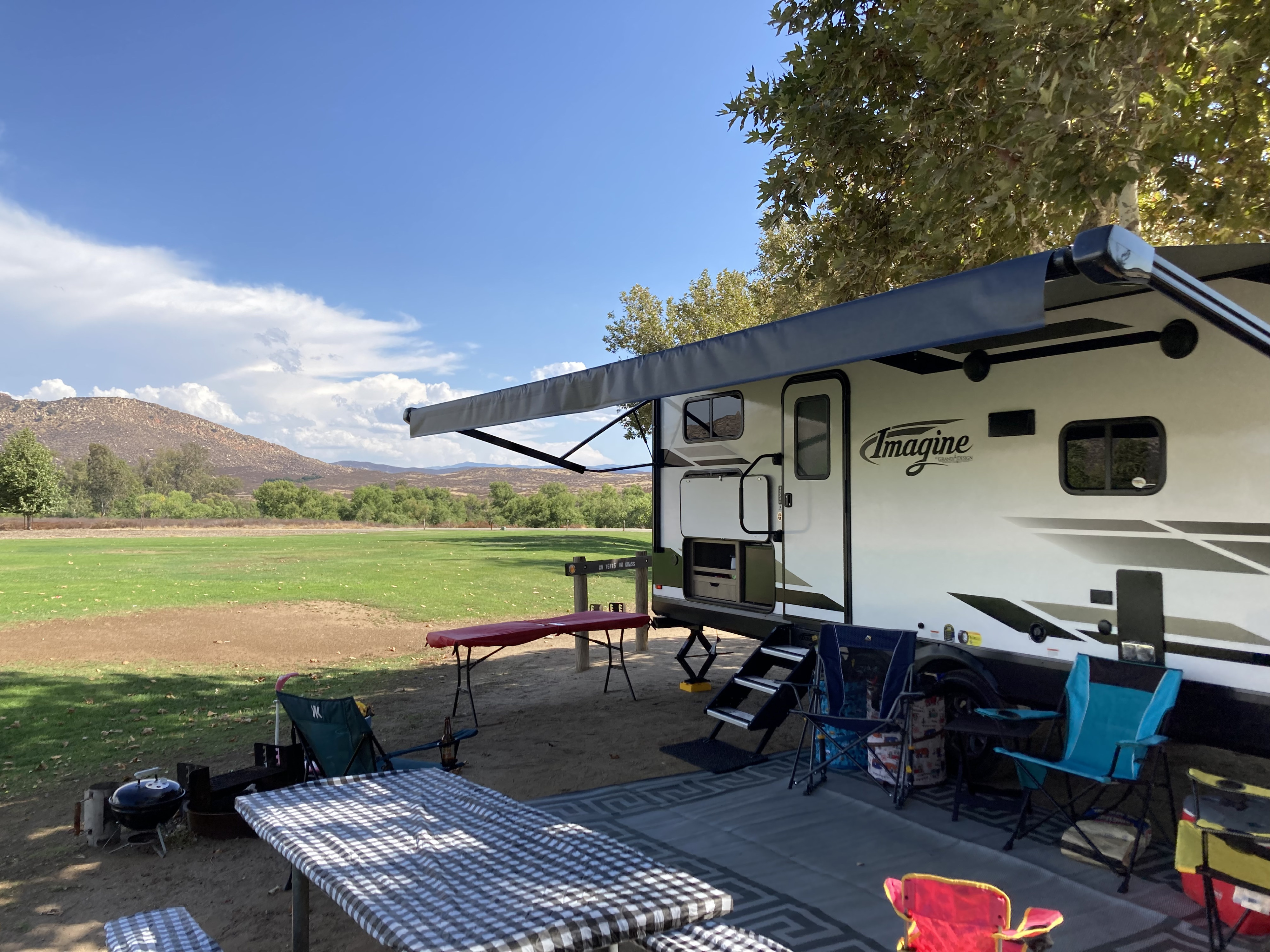 2022 Grand Design Imagine with Bunks (Pet Friendly)