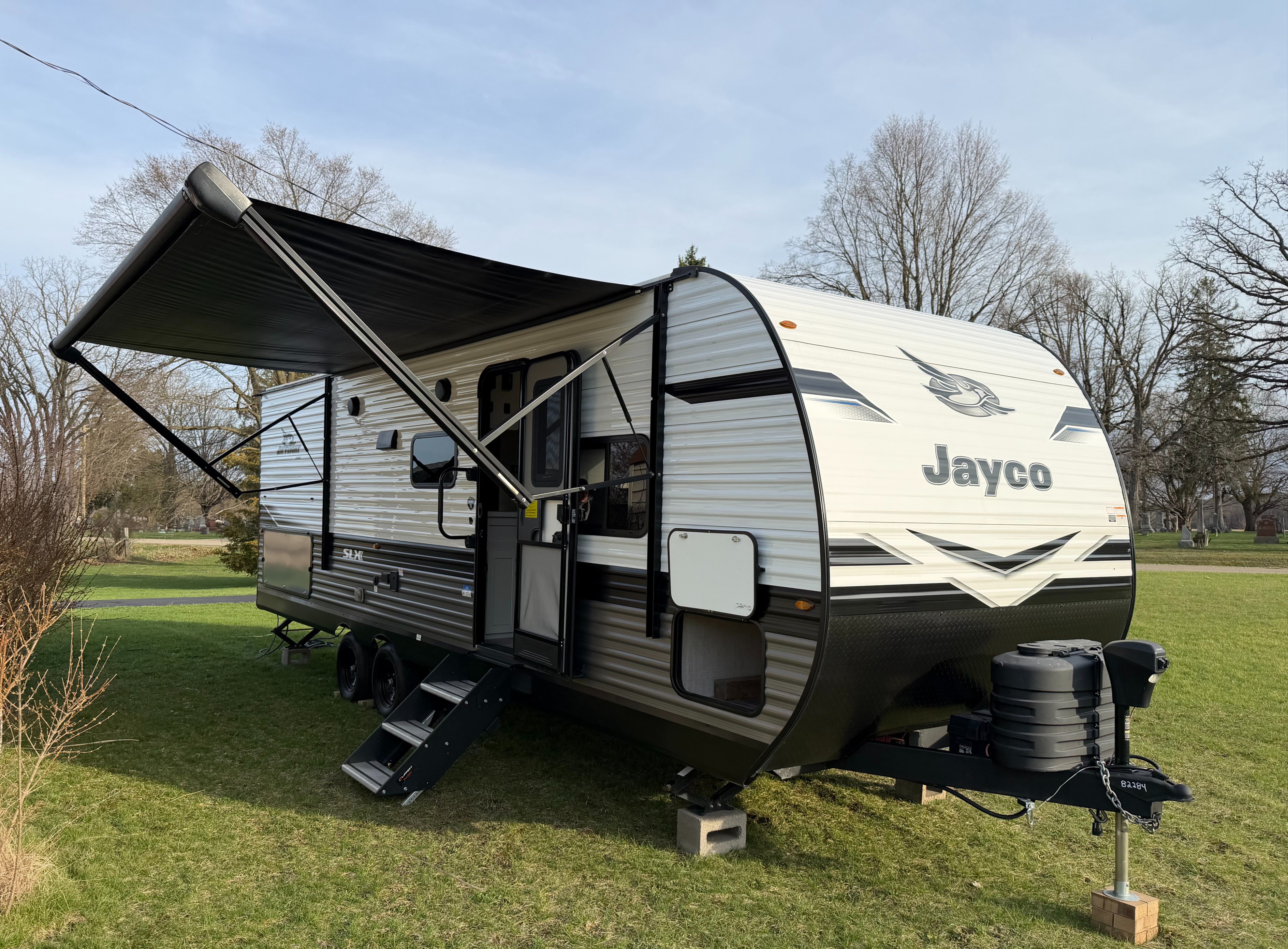 2024 Jayco Jay Flight: Sleeps 10 + FREE Setup/Takedown