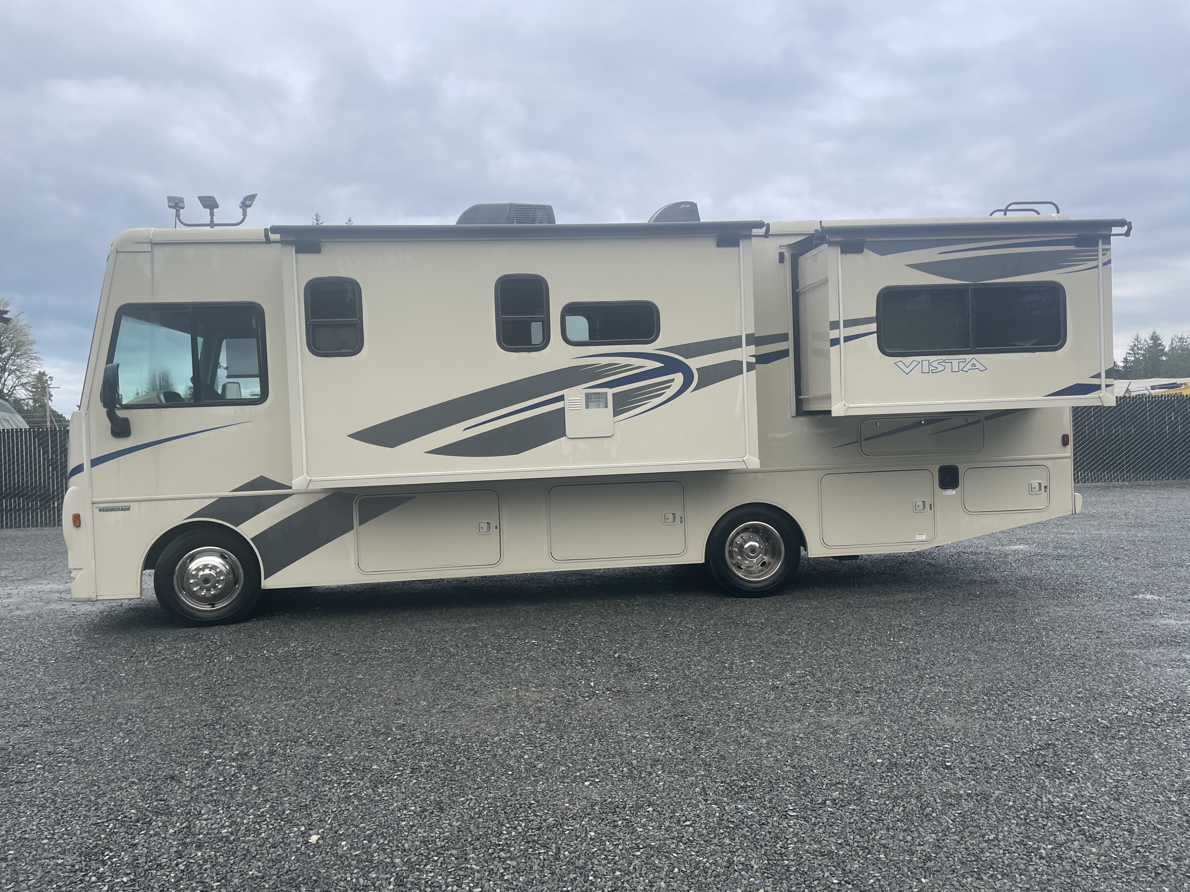 2018 Winnebago Vista 27PE