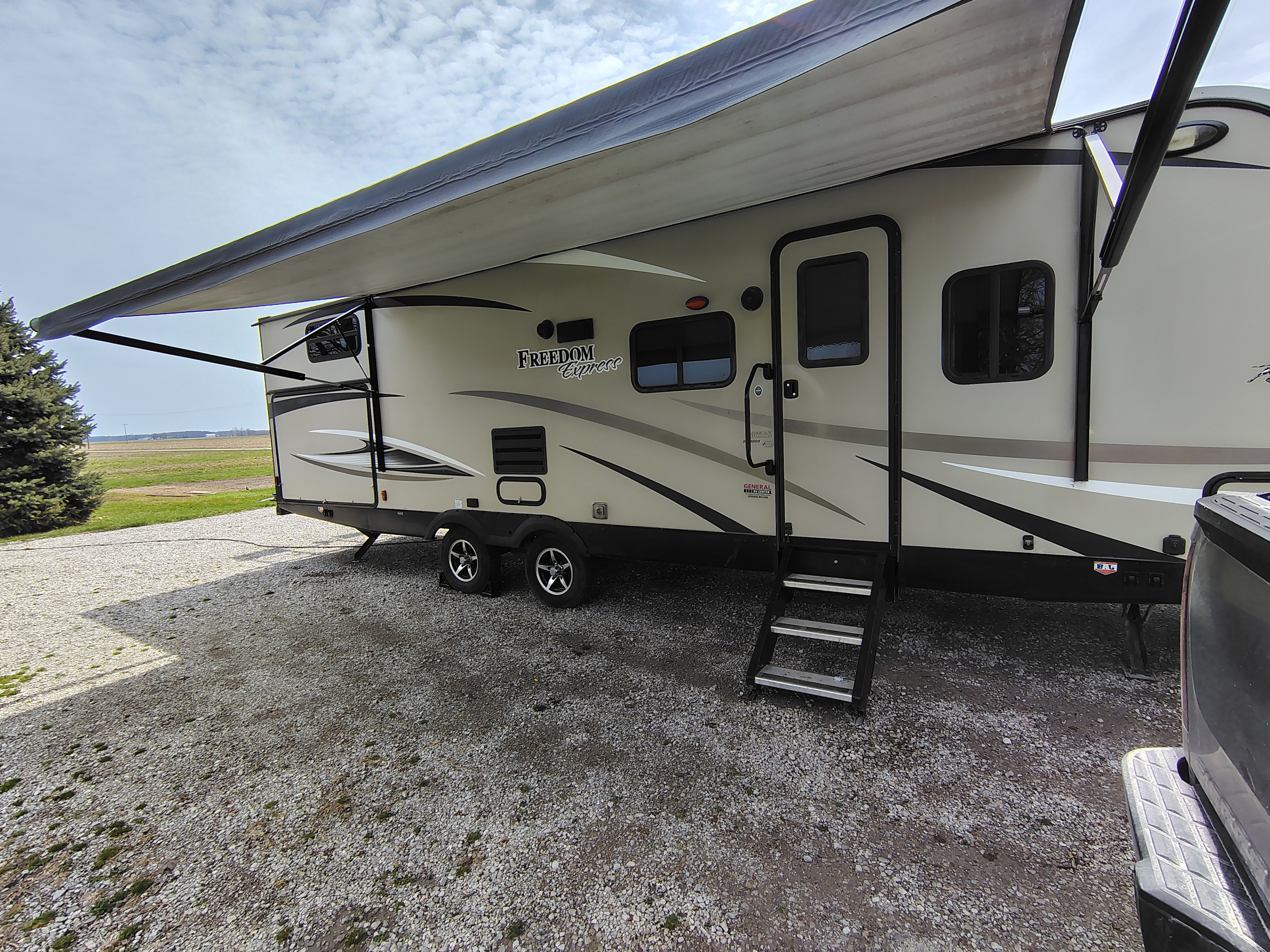 29ft. Bunkhouse w outdoor kitchen