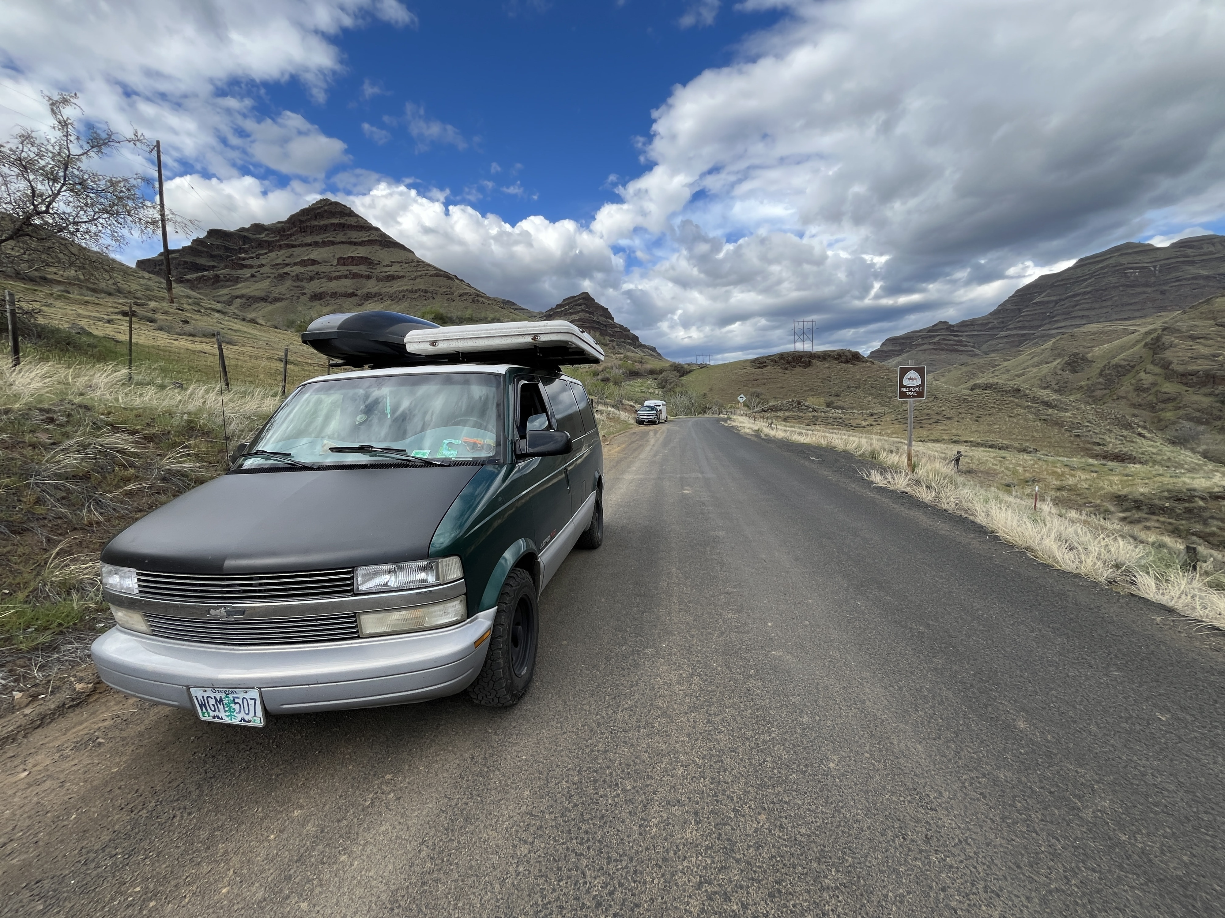 Astro Van Earle SR/JR - The AWD bunkbed sleeps 4