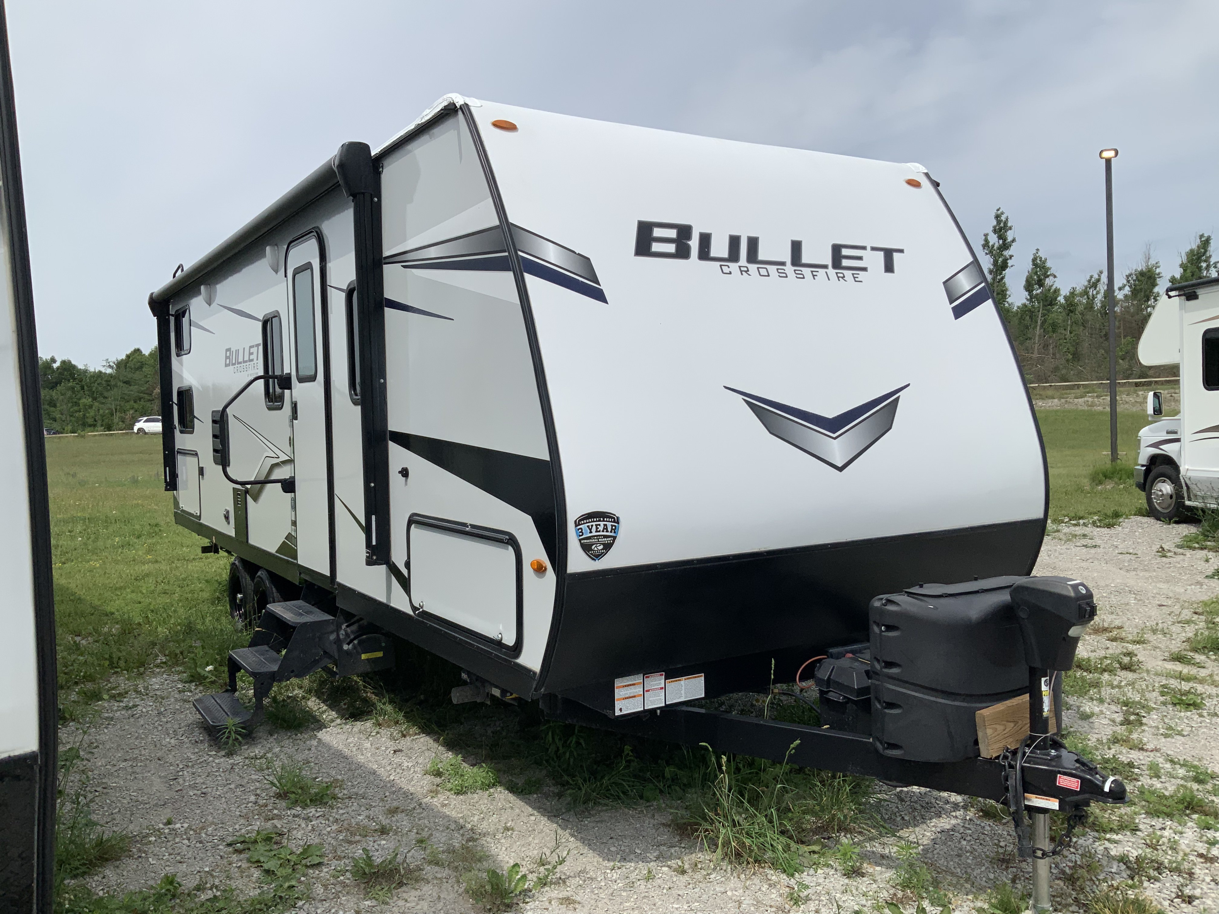2022 Keystone Bullet Crossfire 2430BH [Coonhound RV, Waubaushene]