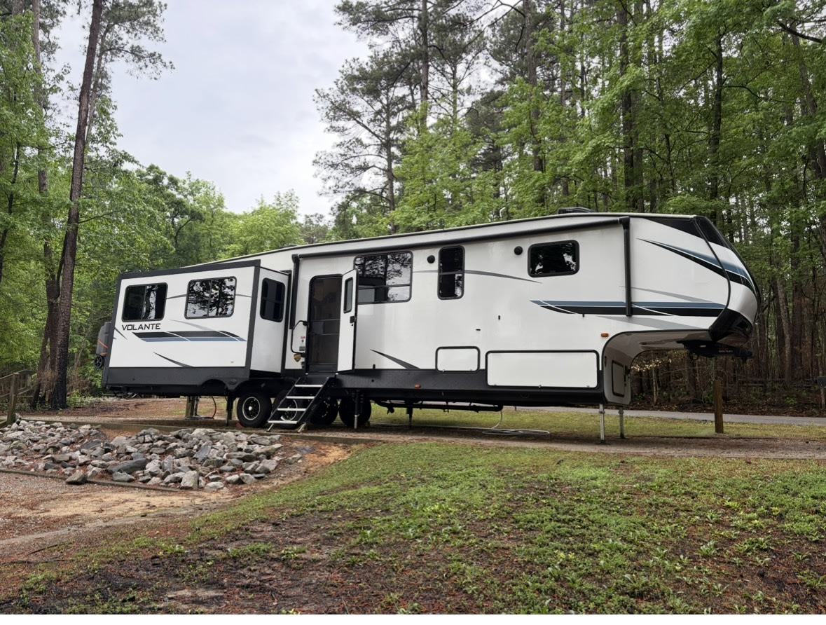 2023 CrossRoads RV Volante 375MD