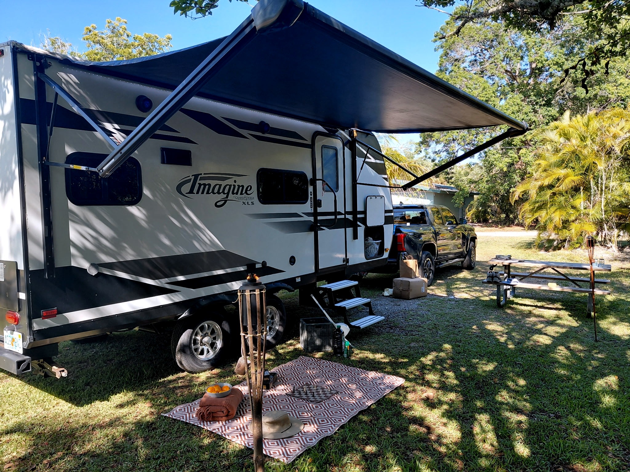 Travel Trailer - Casa Luna Luxury - Grand Design Imagine XLS Mini 17MKE
