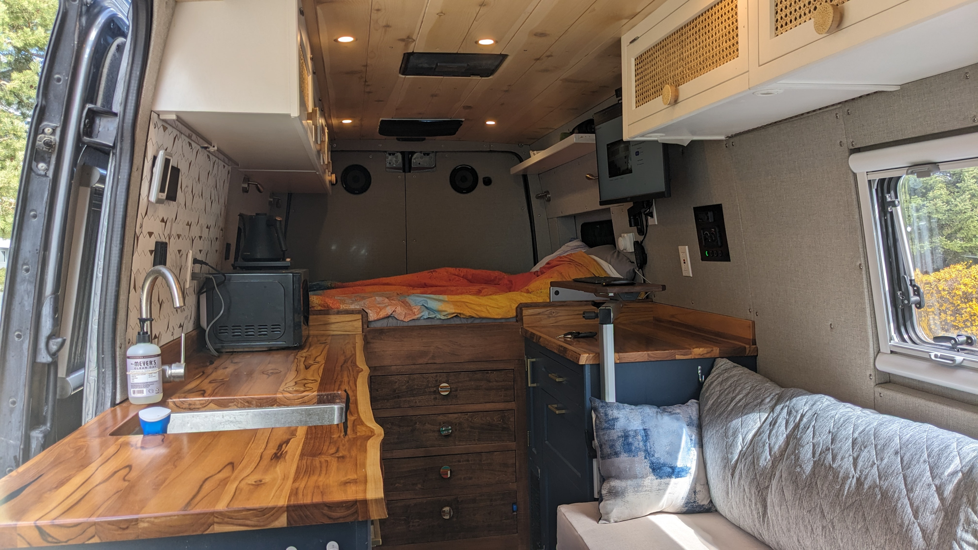 Serenity: A Full 1BR Apt on Wheels