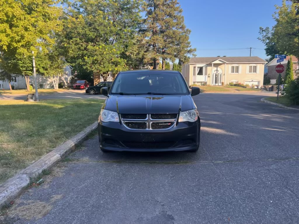 cozy Dodge Caravan camper van