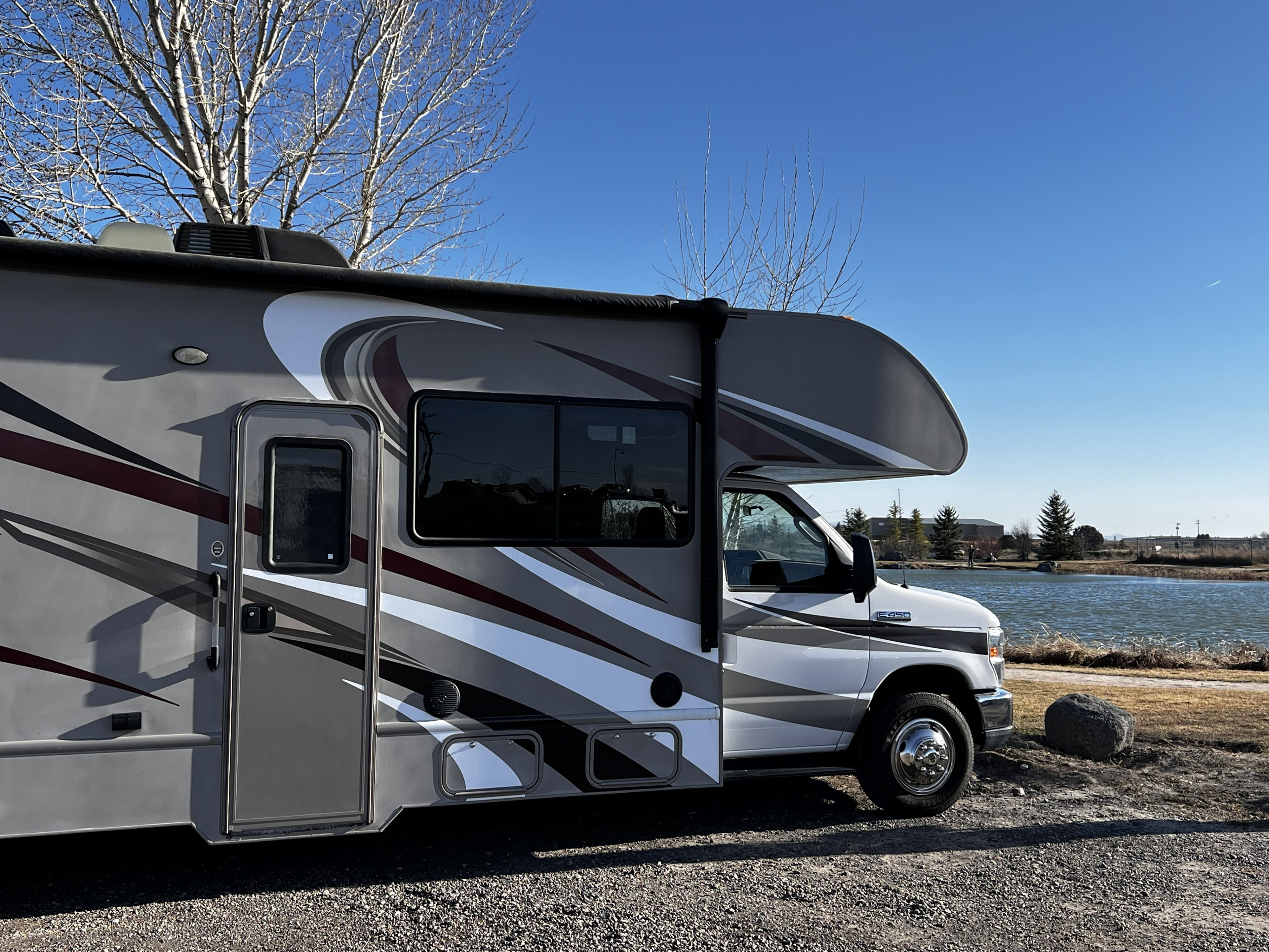 30' Fully Stocked RV sleeps 8 - make memories with "Wander Wisely"!