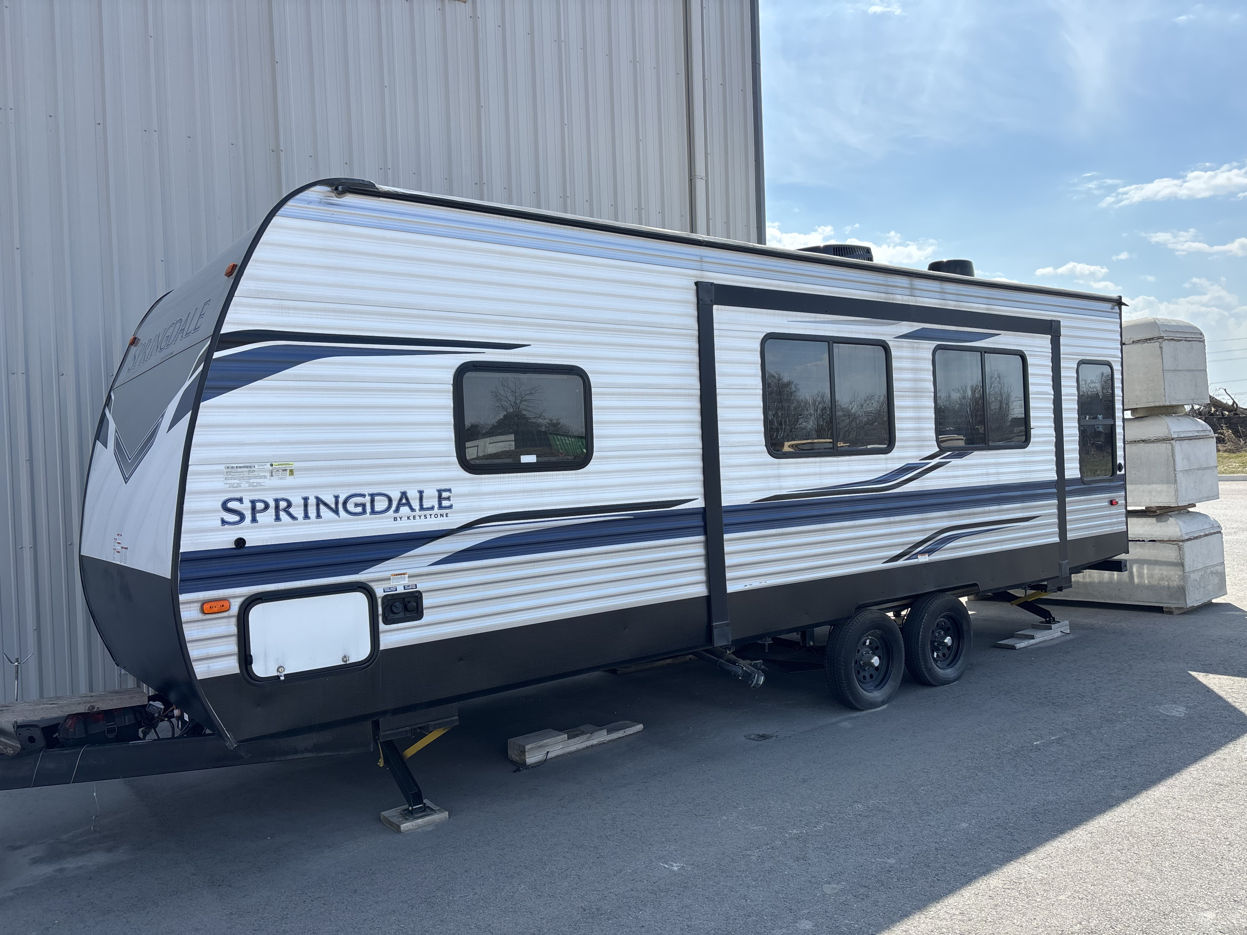 26 foot Keystone Springdale Travel Trailer for rent