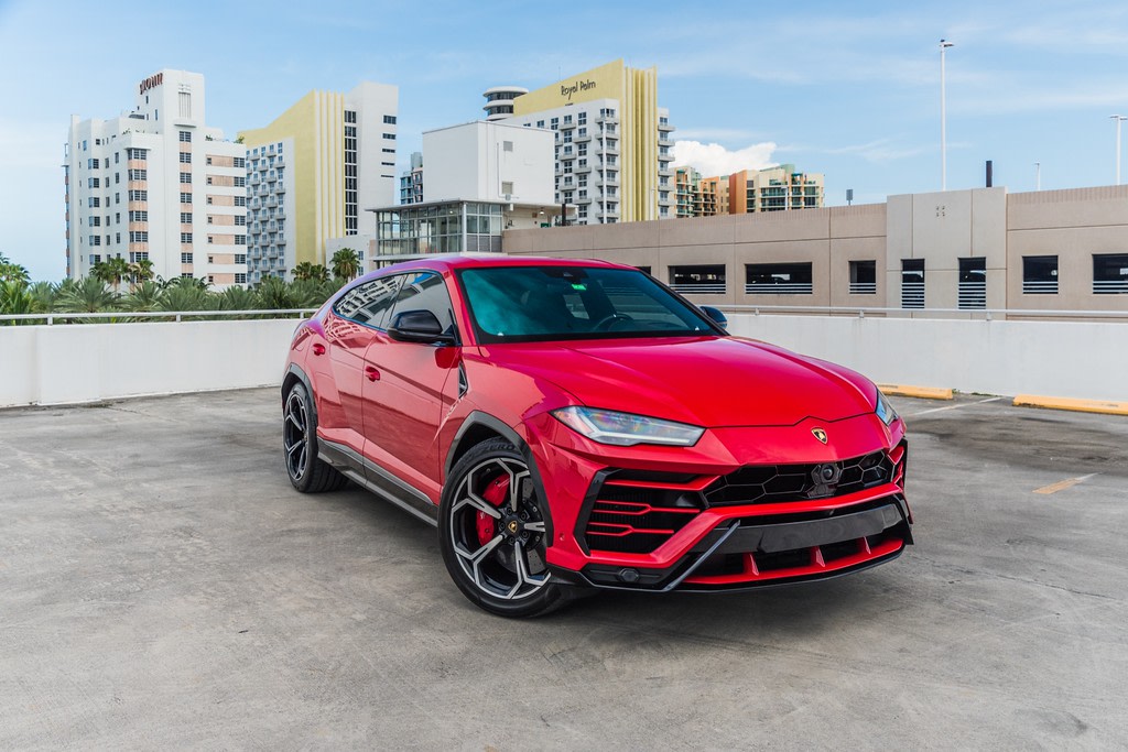 2019 LAMBORGHINI URUS