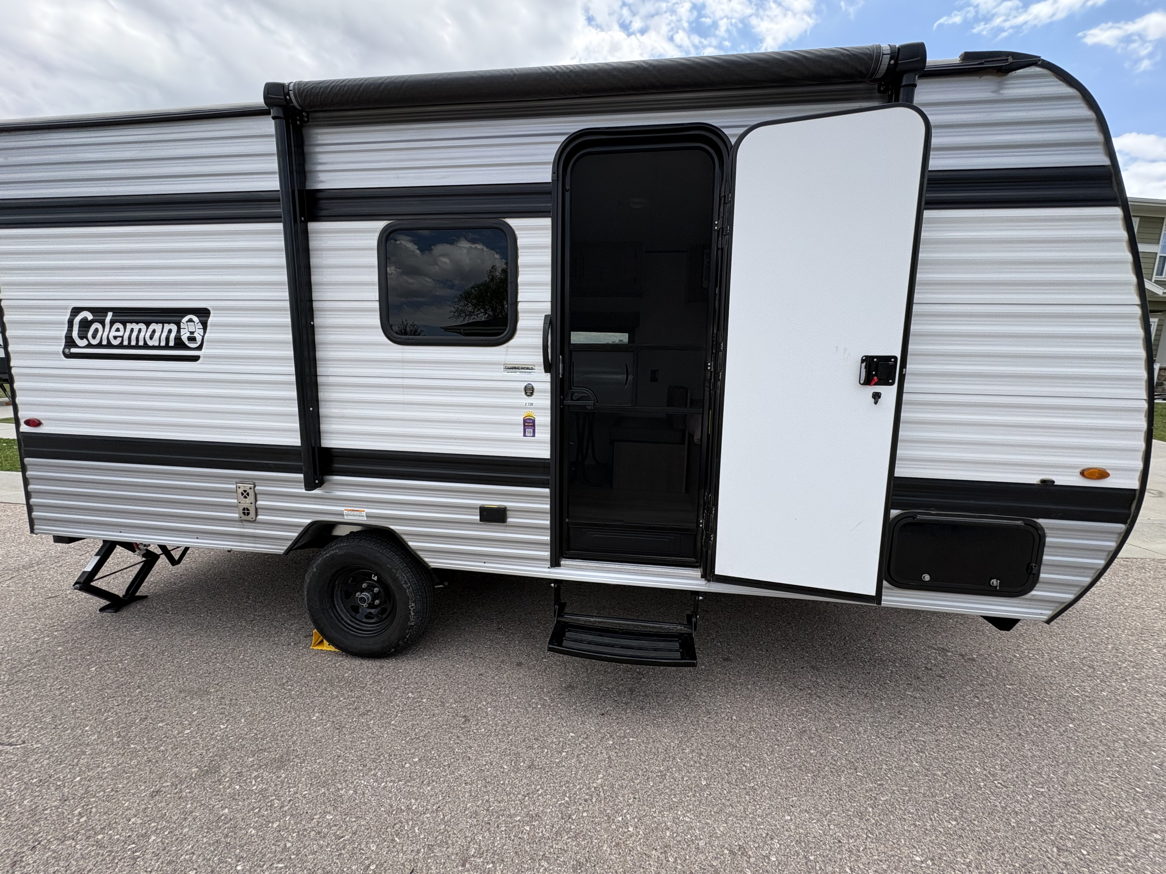 2025 Coleman 17B