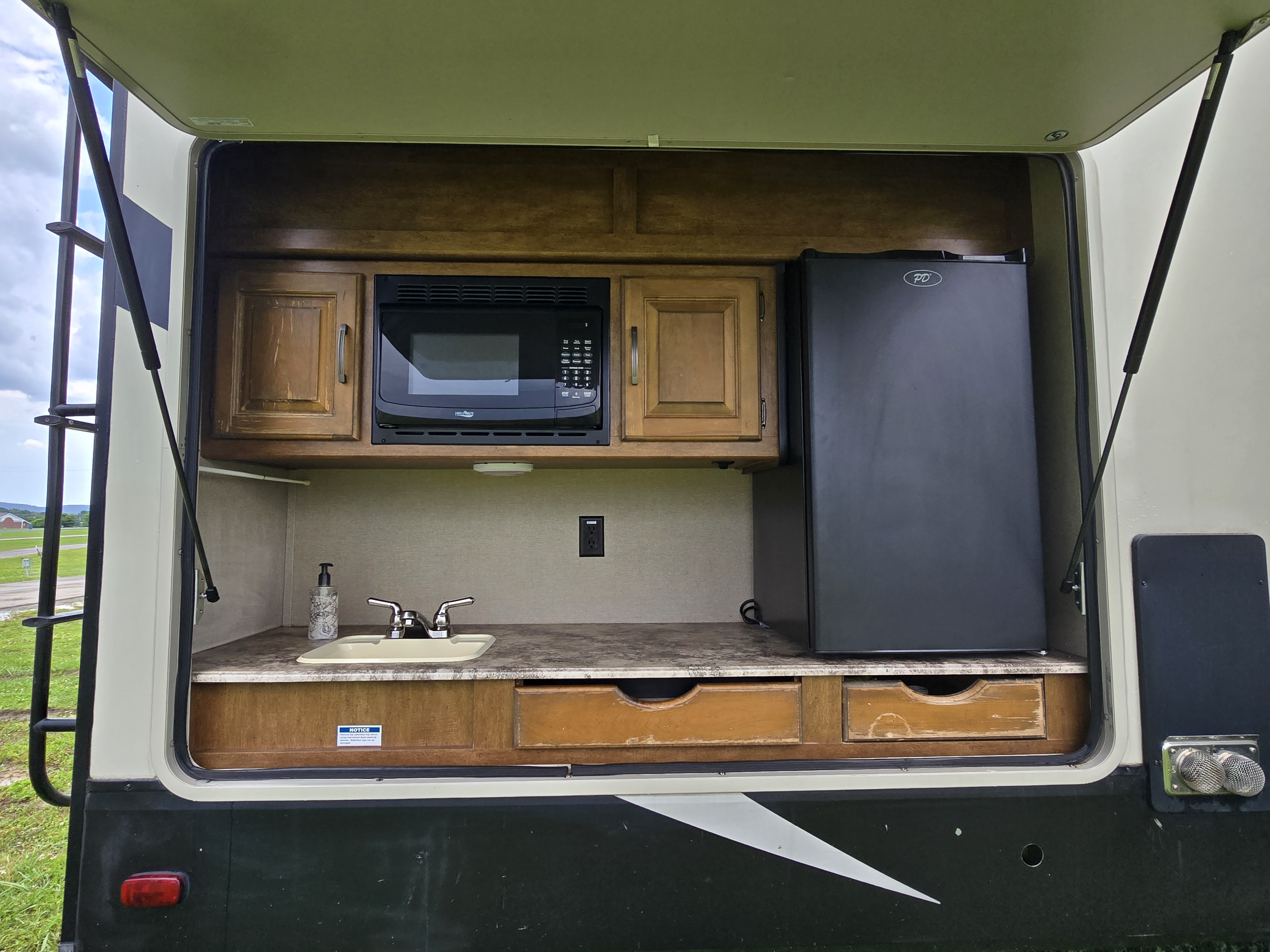 Travel trailer RV Rental 