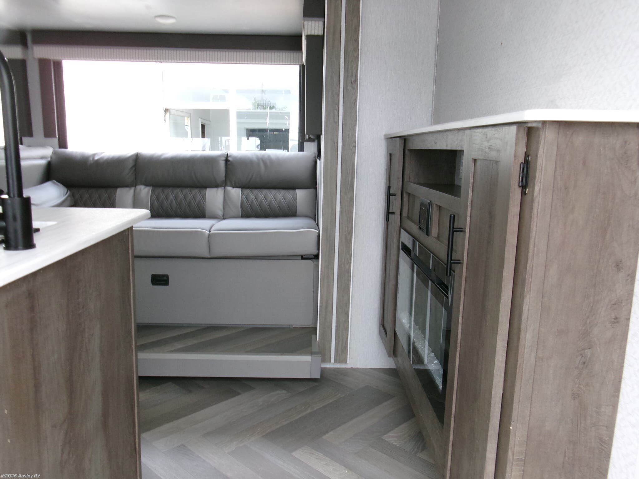Loaded Family Camper with Private Bedroom & Bunks – Sleeps 10