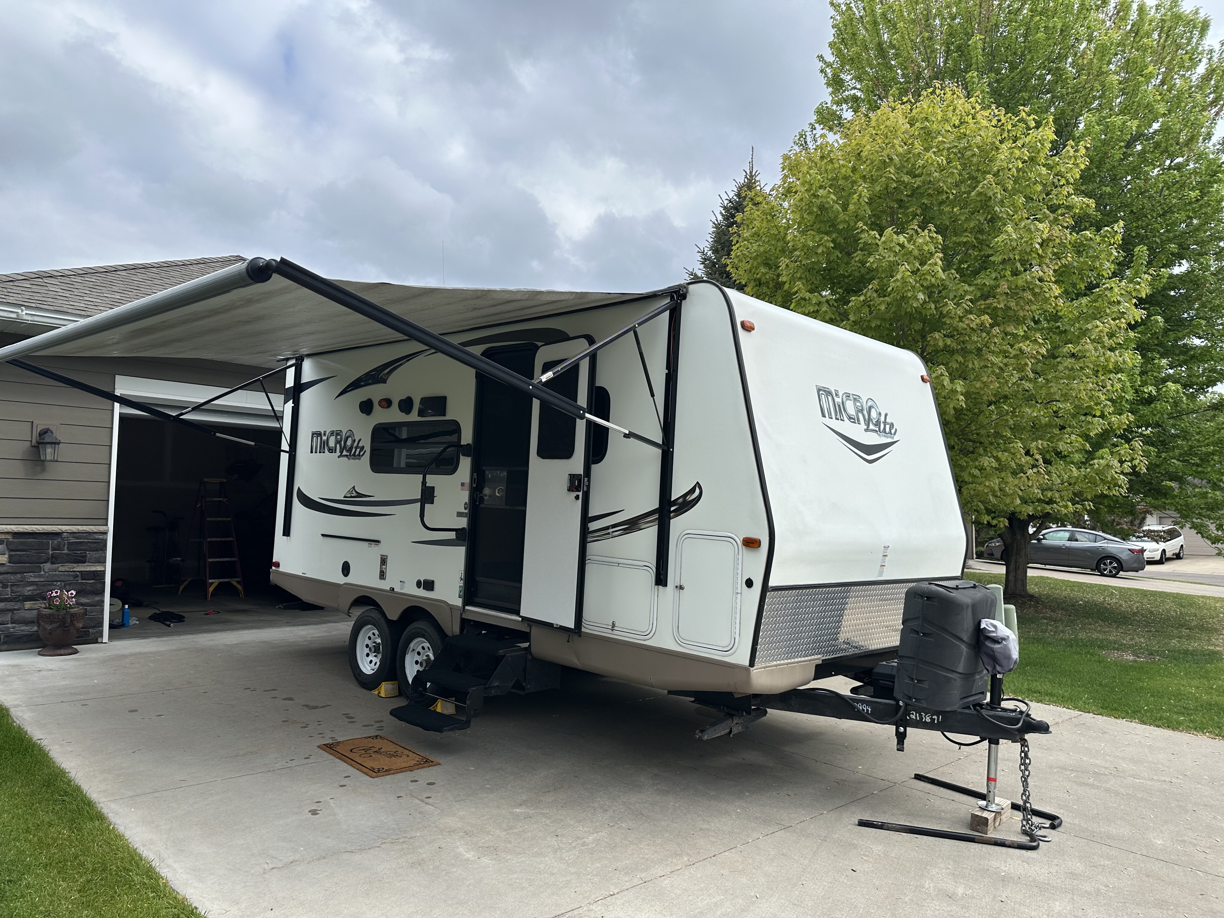 2017 Flagstaff Micro Lite DS21 Travel Trailer