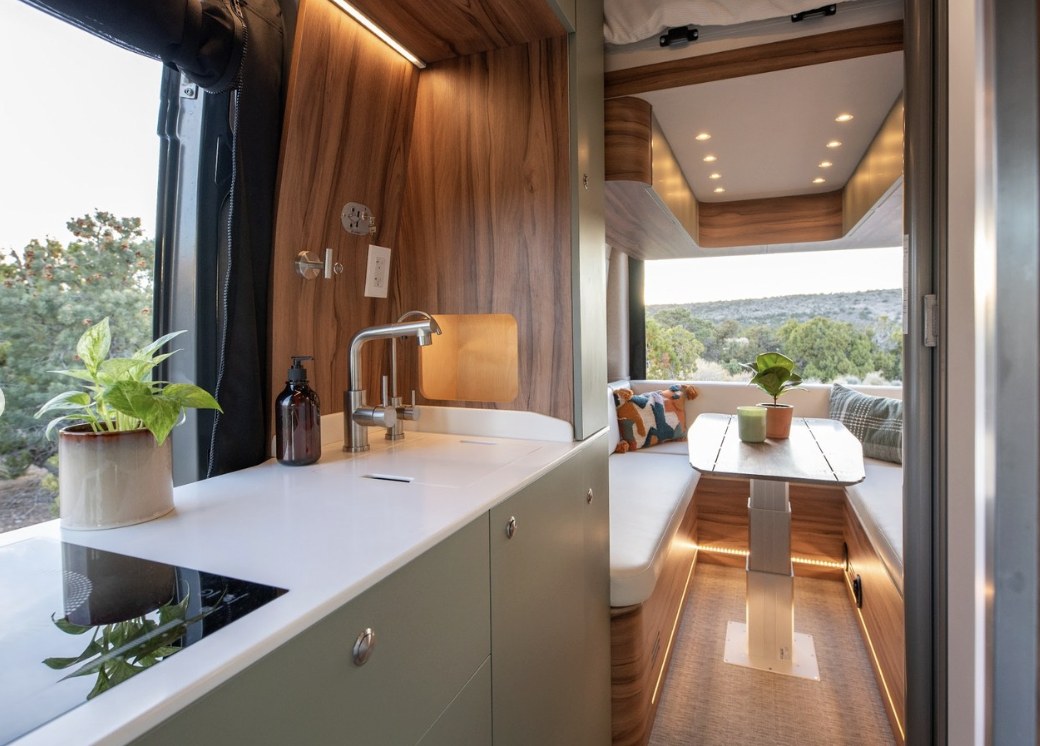 Tailwinds: Luxury Noovo Plus, Off-Grid Studio + Starlink, 4-Seasons Ready