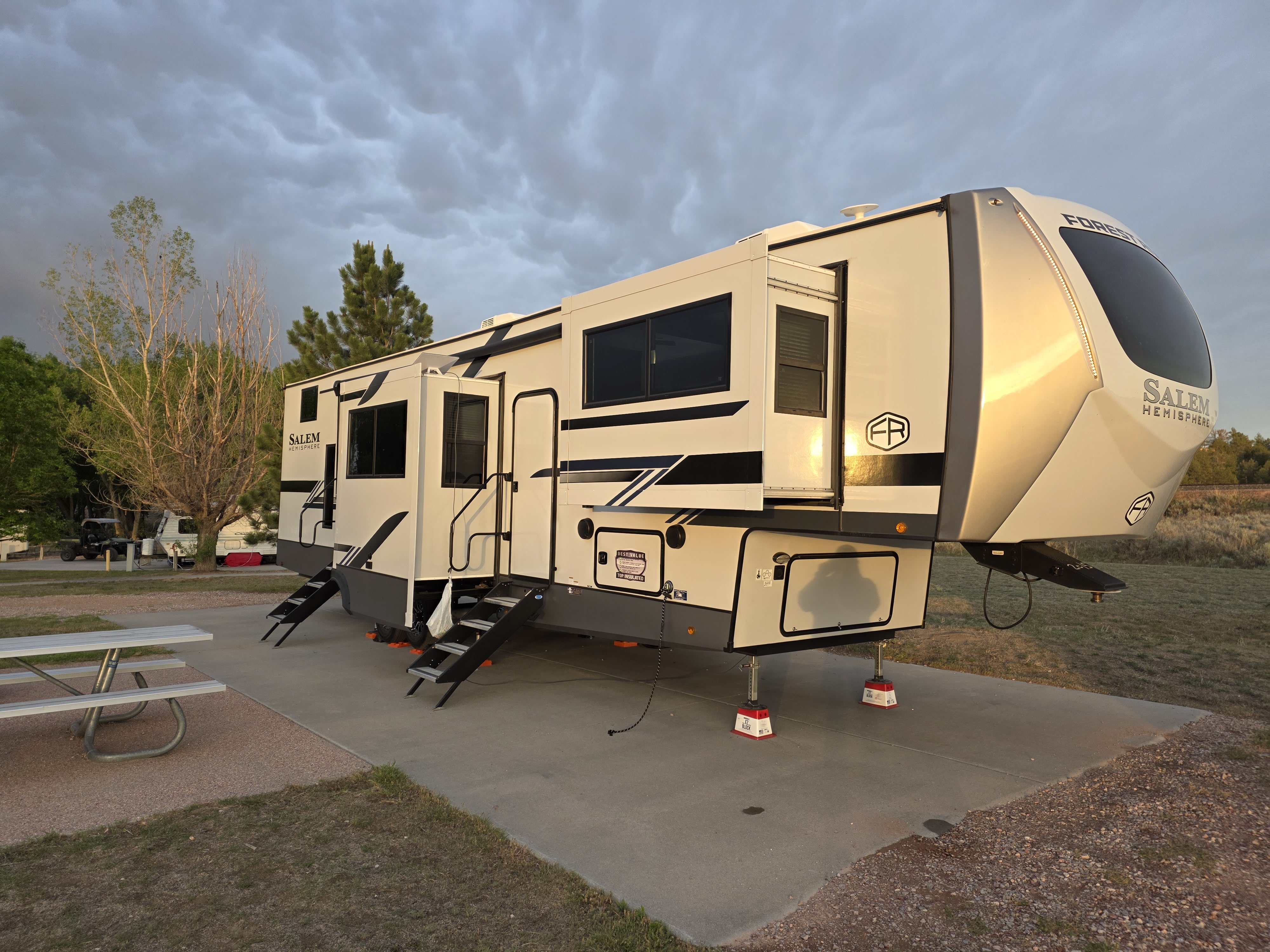 2025 Salem Hemisphere | DELIVERY + SETUP  | Sleeps 8 | Luxury RV Rental