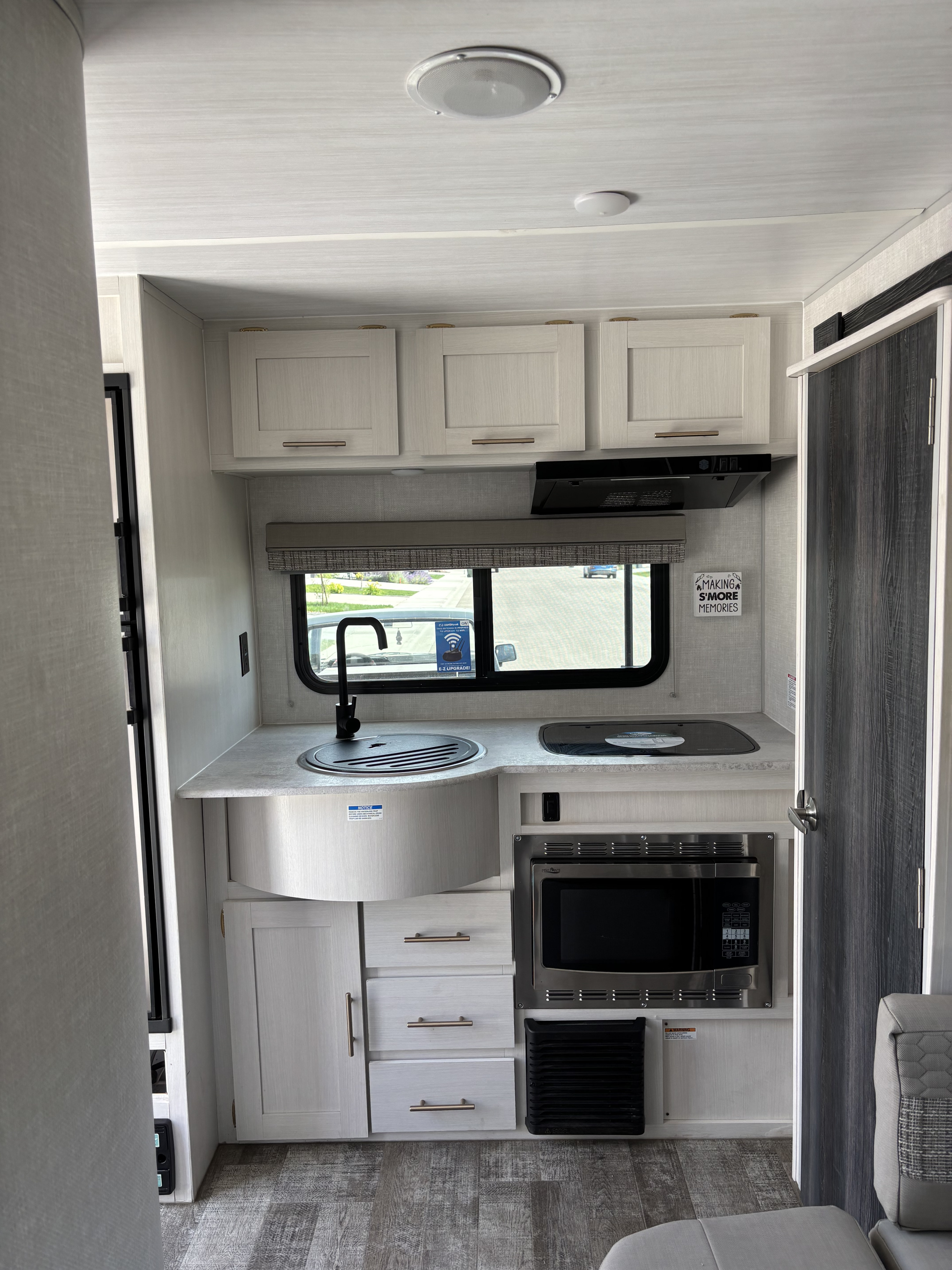 *~Forest River RPod 195~*{Sleeps 2 adults, 2 children or 3 adults}