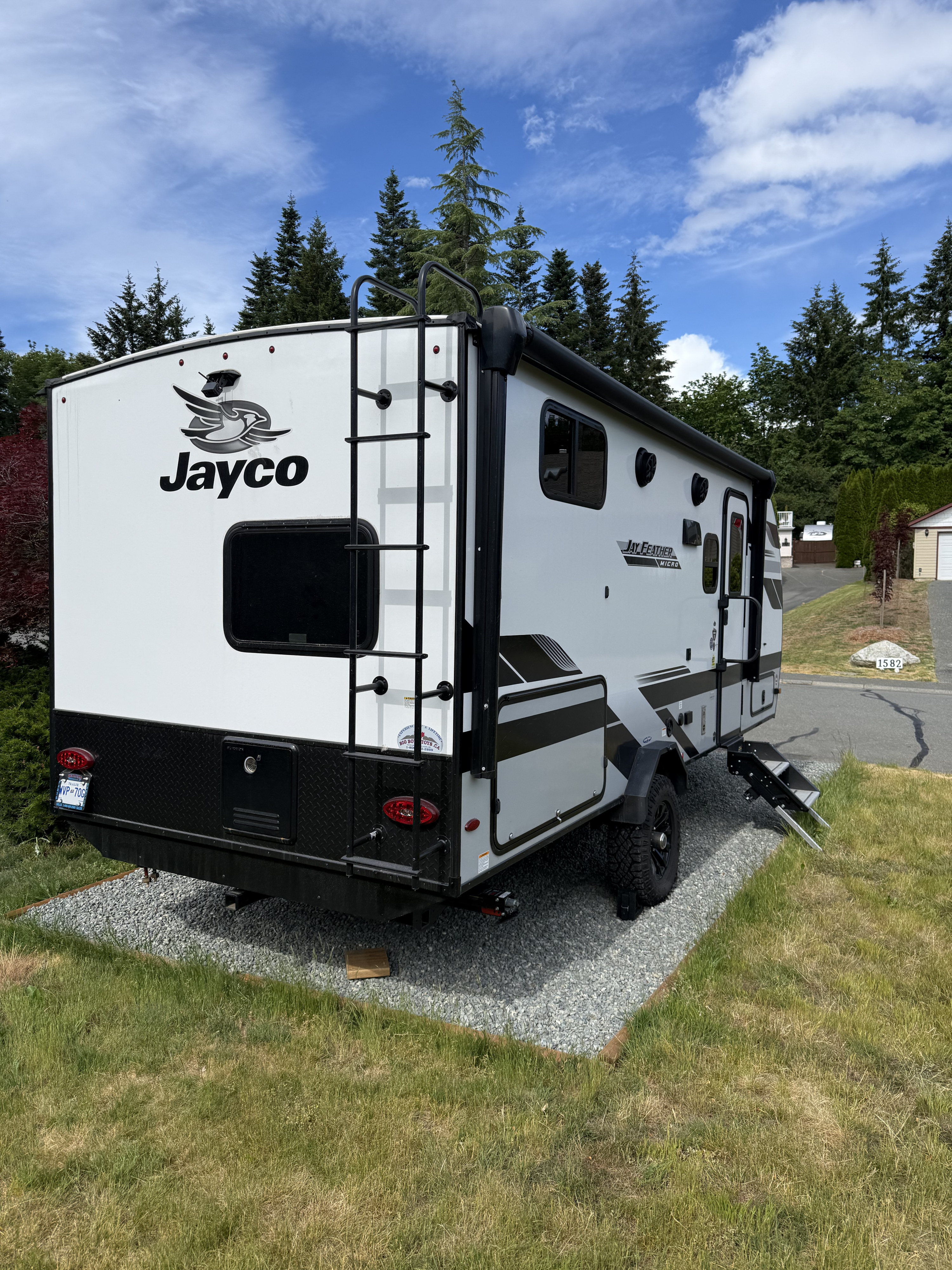 Comfort Cabin Jayco Jay feather micro Travel Trailer