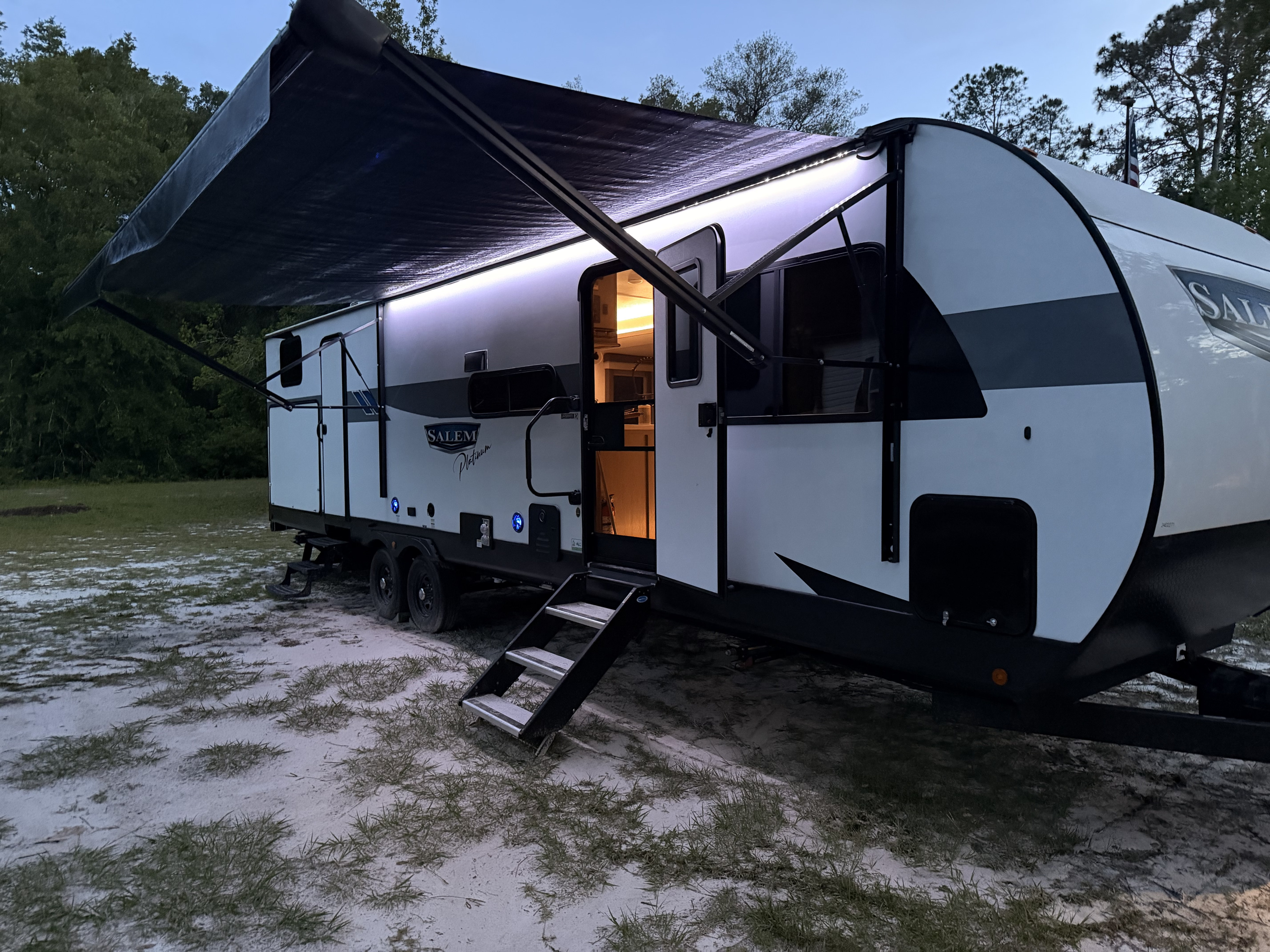 **Camping Special**CLEAN & Spacious Family Bunk House
