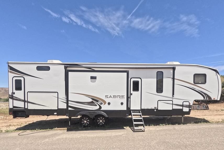 Inn at the Woods: 2022 Forest River Sabre 38DBQ Sleeps 8!