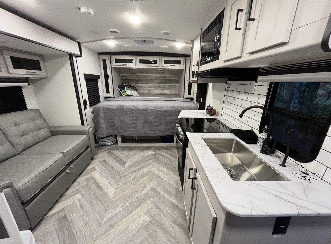 Couples Camper *like new!