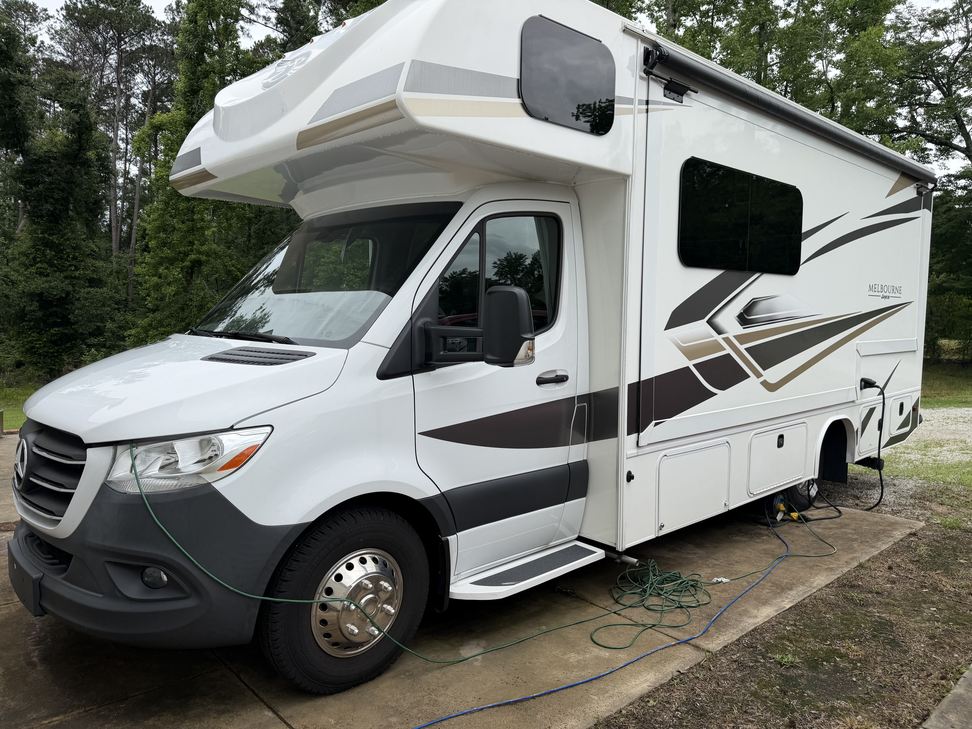 Augusta Adventure Coach
