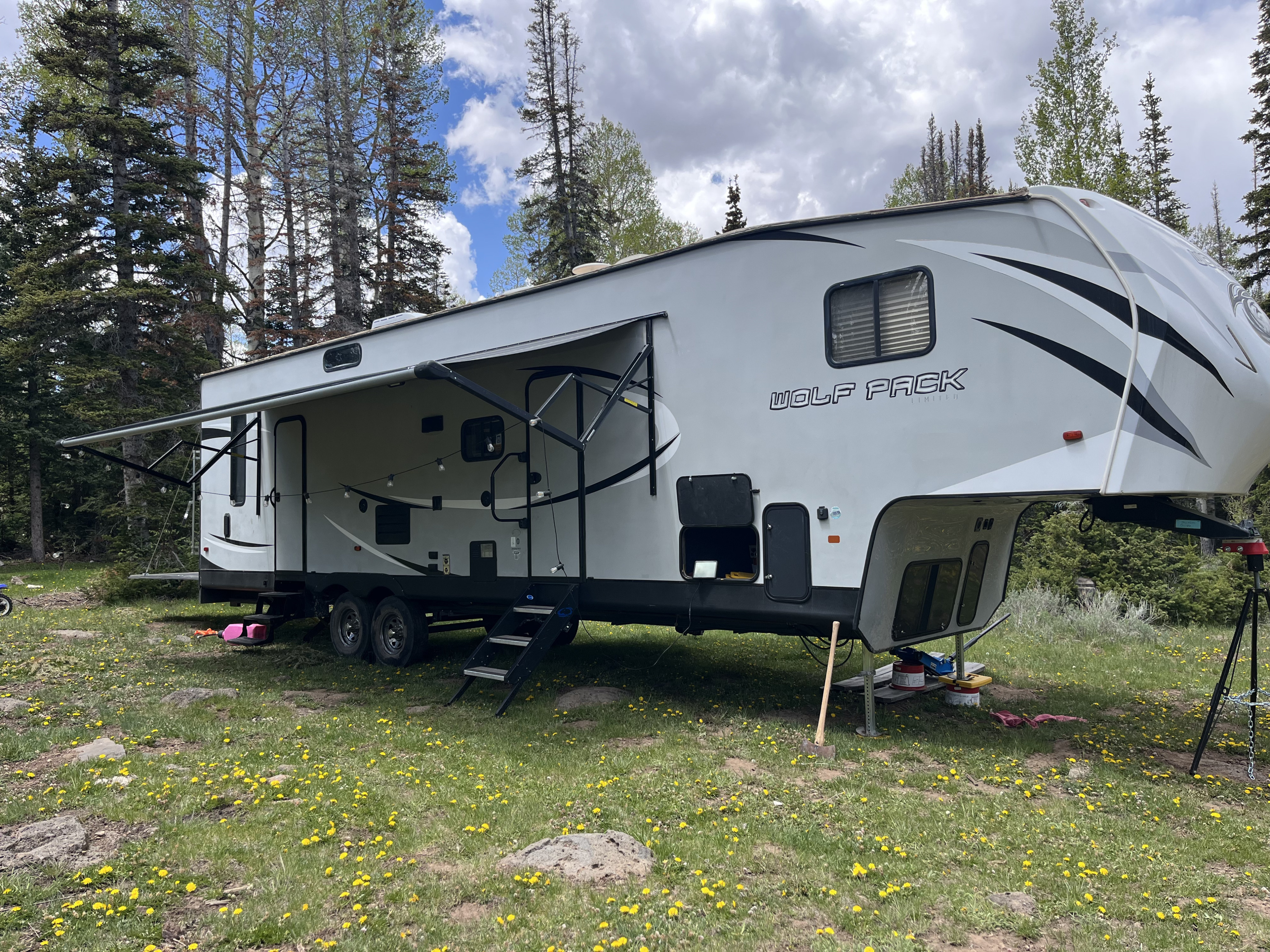 Spacious & Family-Friendly Adventure RV