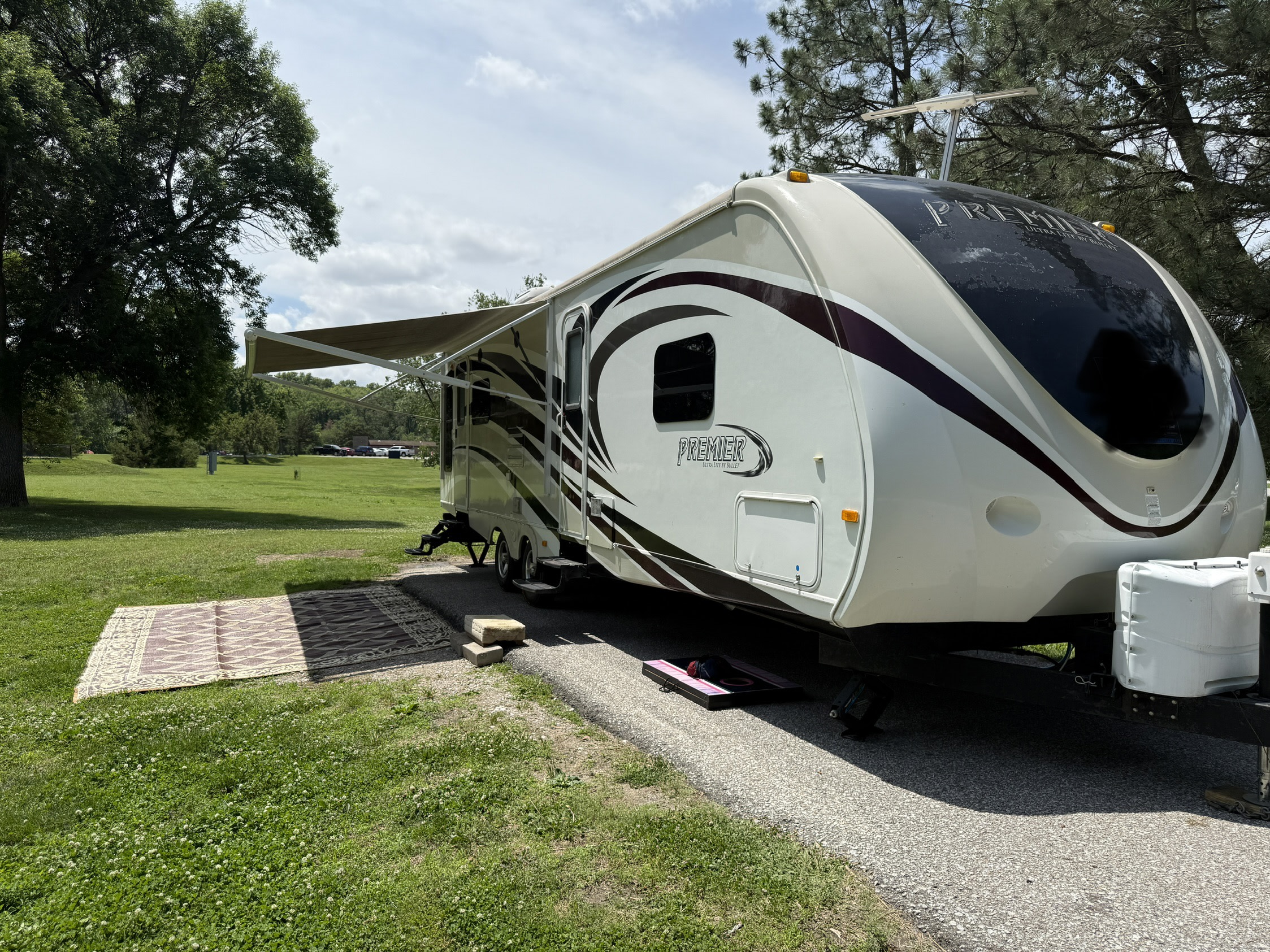 Ultra Lite Keystone Bullet- Sleeps 6 | Easy Setup | Delivery Available