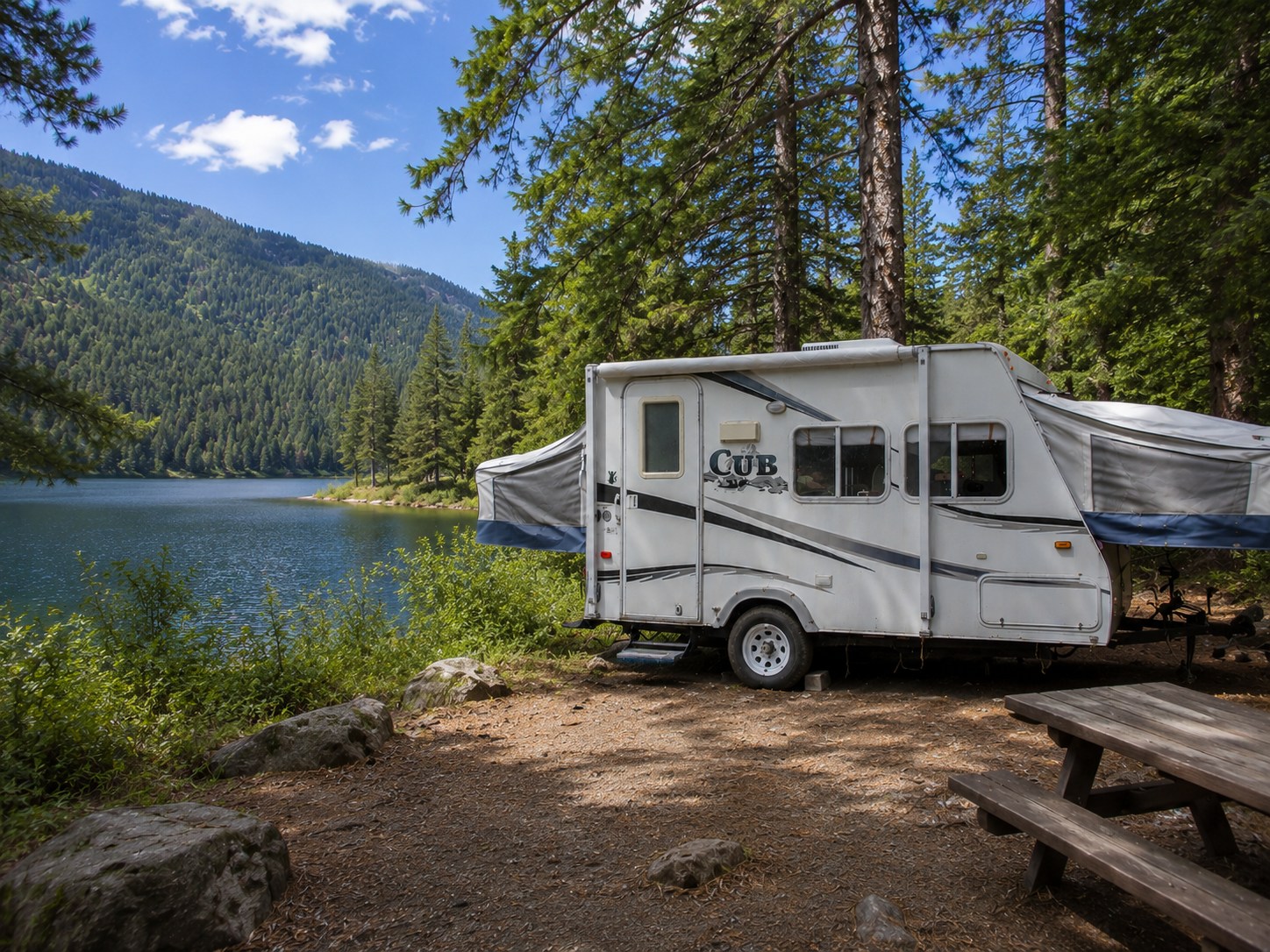 Easy-Tow Aerolite Cub | Sleeps 5 | Lightweight Family Camper – Bend