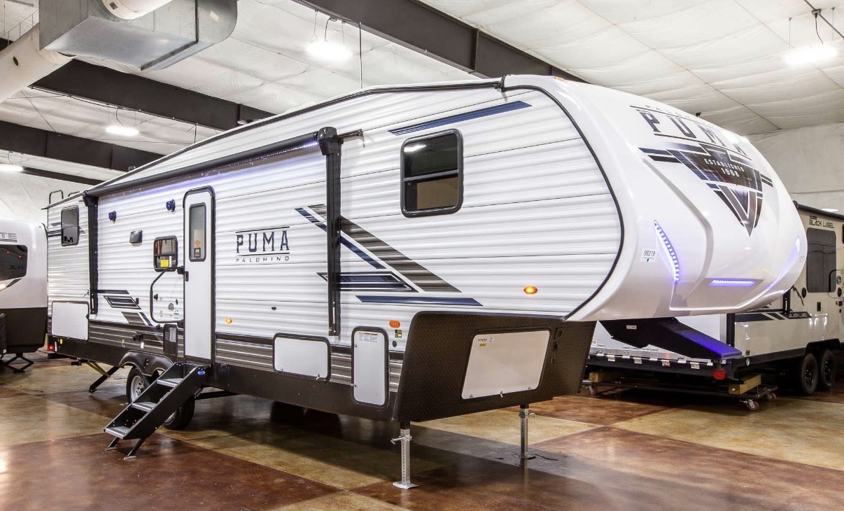 Puma Family Bunkhouse RV for Rent – Sleeps 8–10