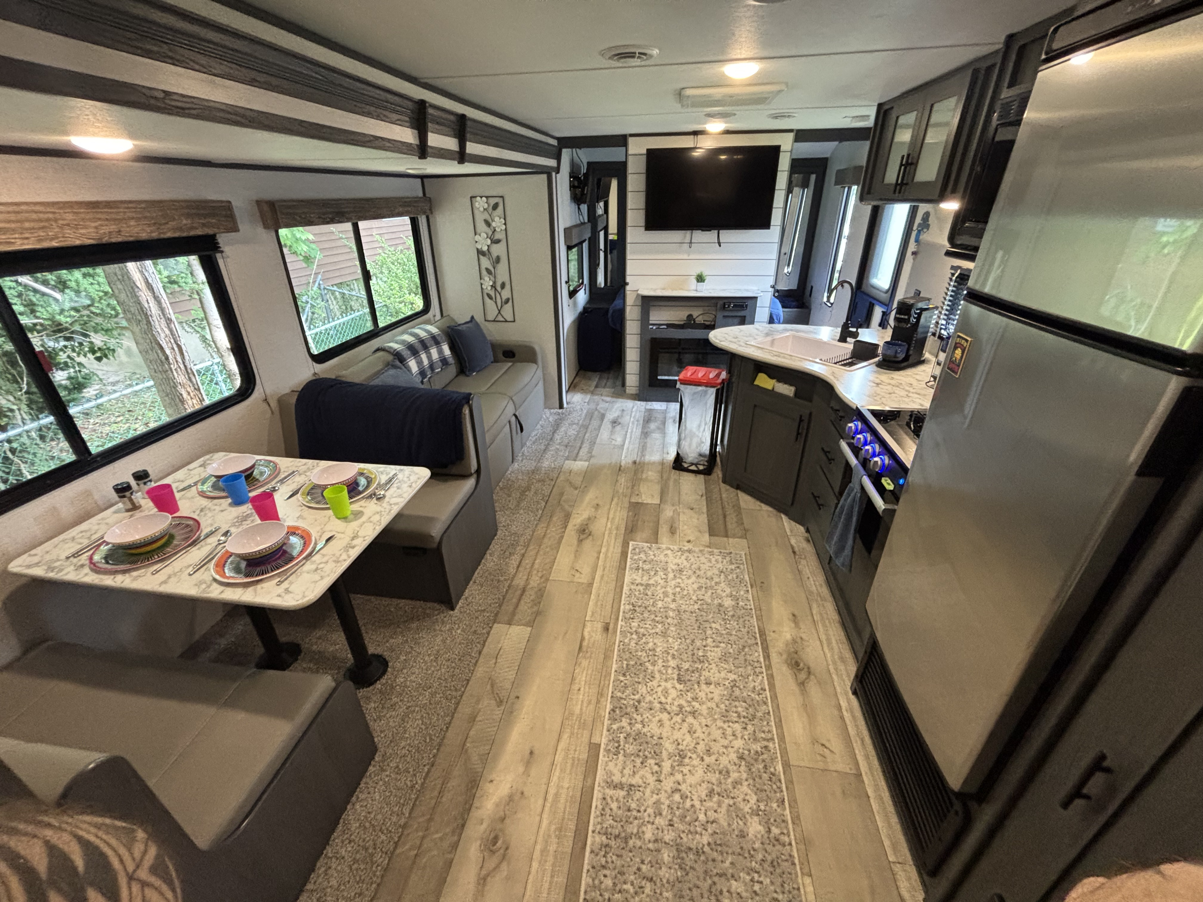 2021 Dutchmen Colorado 26BHC – Family Bunkhouse Sleeps 6